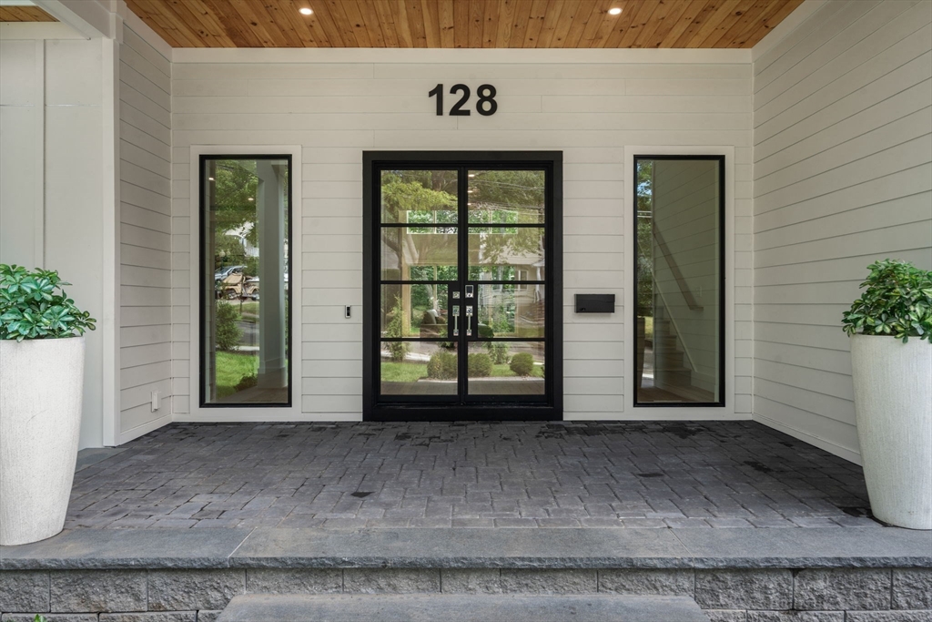 Newton, Massachusetts, 02461, United States, 6 Bedrooms Bedrooms, ,7 BathroomsBathrooms,Residential,For Sale,1882798