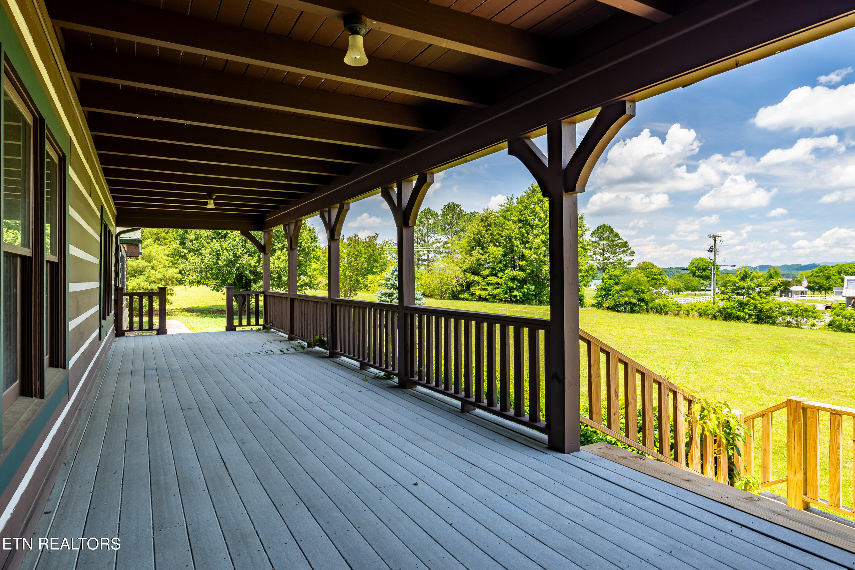 Vonore, Tennessee, 37885, United States, 3 Bedrooms Bedrooms, ,4 BathroomsBathrooms,Residential,For Sale,2048933