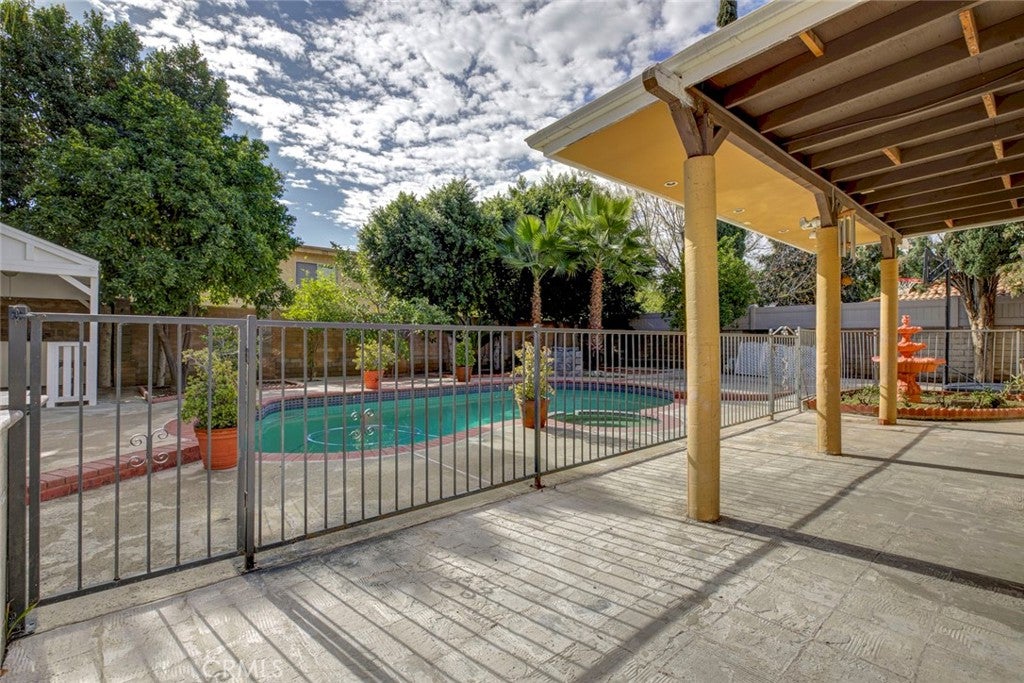 North Hills, California, 91343, United States, 4 Bedrooms Bedrooms, ,4 BathroomsBathrooms,Residential,For Sale,1997104