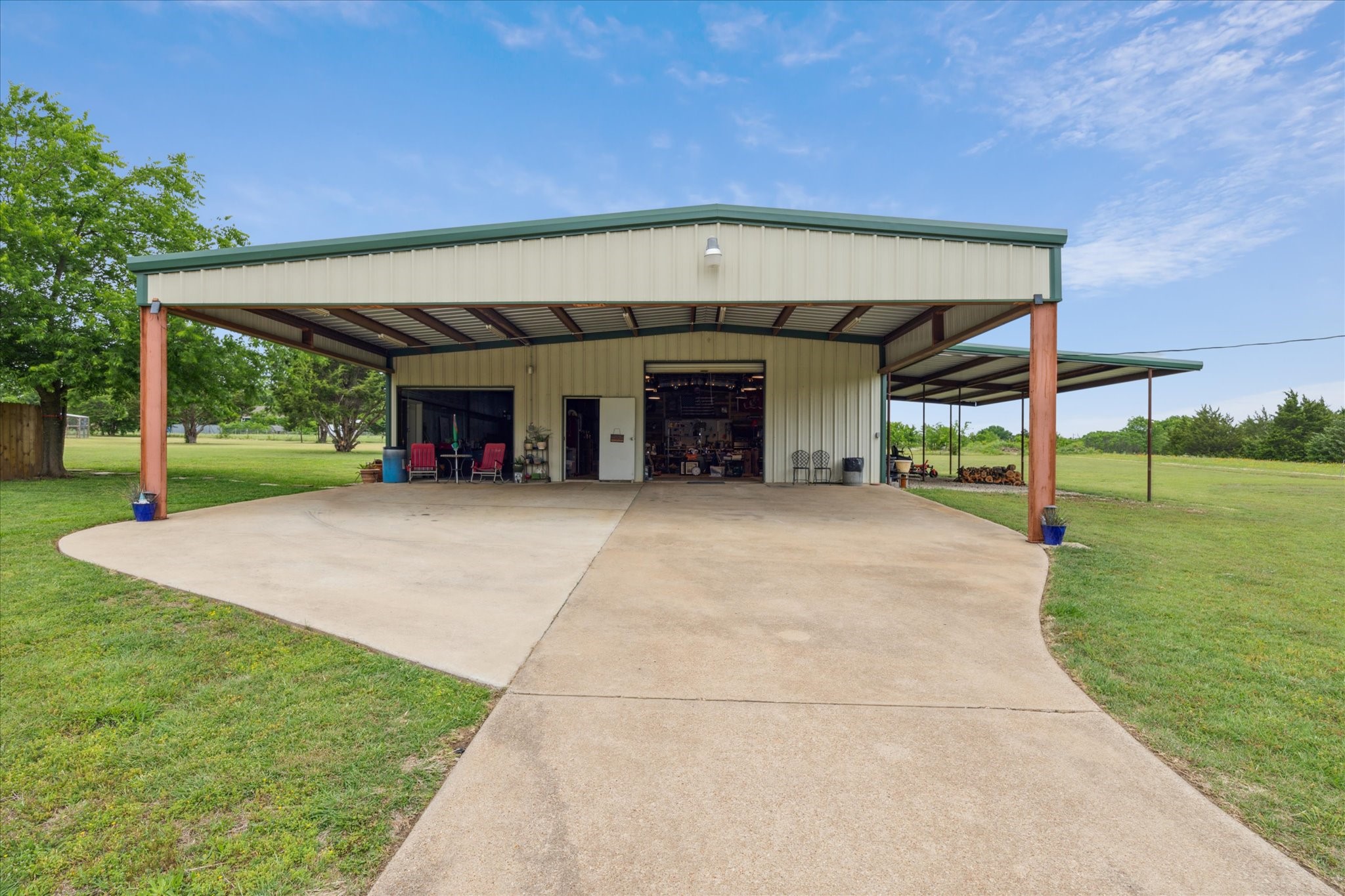 Midlothian, Texas, 76065, United States, 3 Bedrooms Bedrooms, ,4 BathroomsBathrooms,Residential,For Sale,1793428