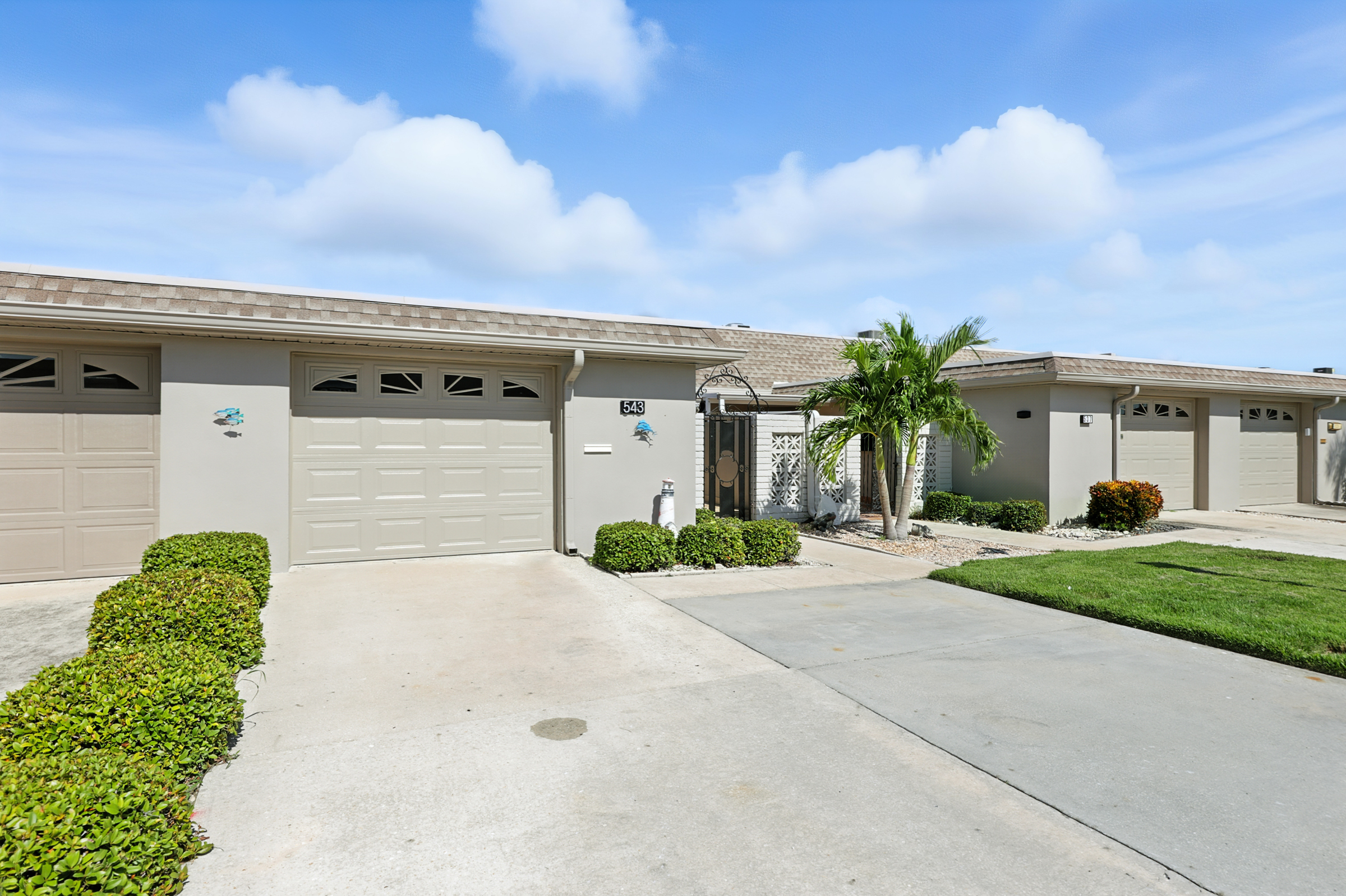 St. Petersburg, Florida, 33708, United States, 2 Bedrooms Bedrooms, ,2 BathroomsBathrooms,Residential,For Sale,1976301