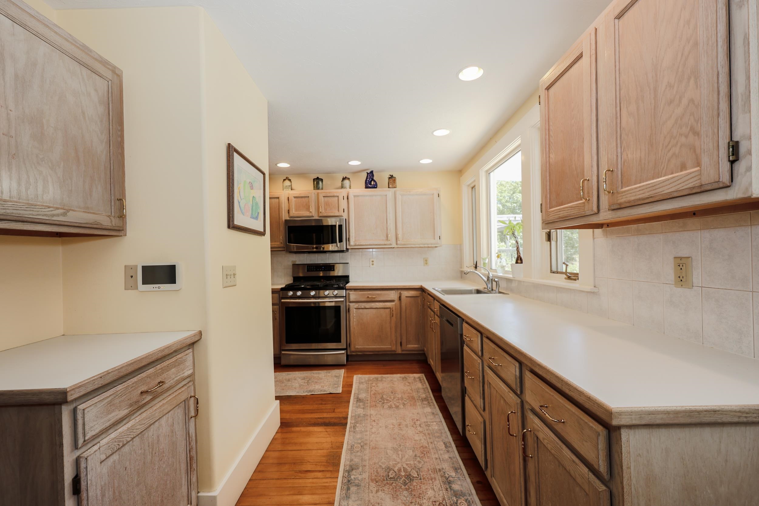 Goffstown, New Hampshire, 03045, United States, 4 Bedrooms Bedrooms, ,4 BathroomsBathrooms,Residential,For Sale,1901331