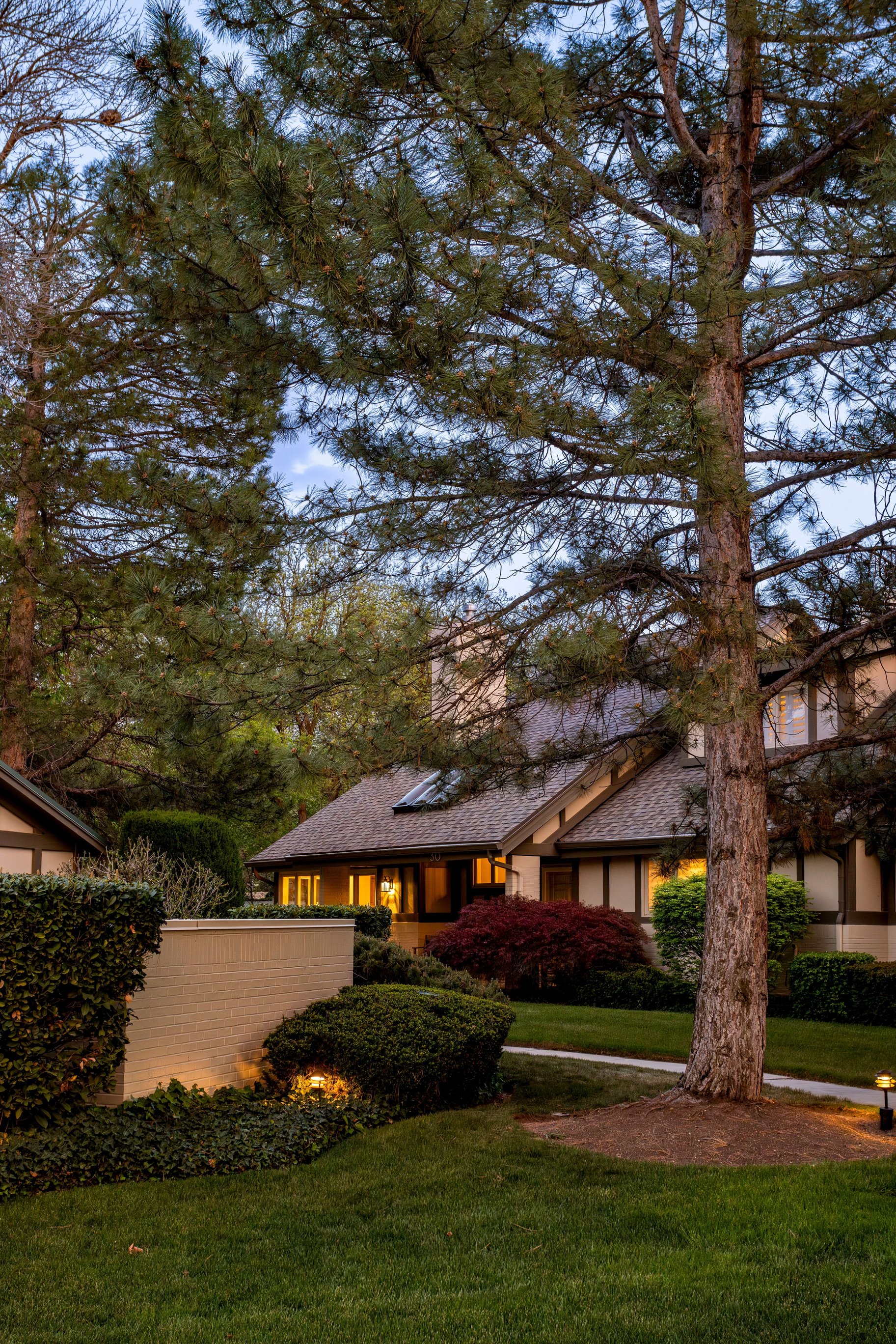  A Large Home in a Sought-After Private Community in East Millcreek - 物件實景