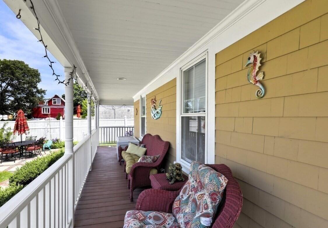Wareham, Massachusetts, 02571, United States, 3 Bedrooms Bedrooms, ,2 BathroomsBathrooms,Residential,For Sale,1927382
