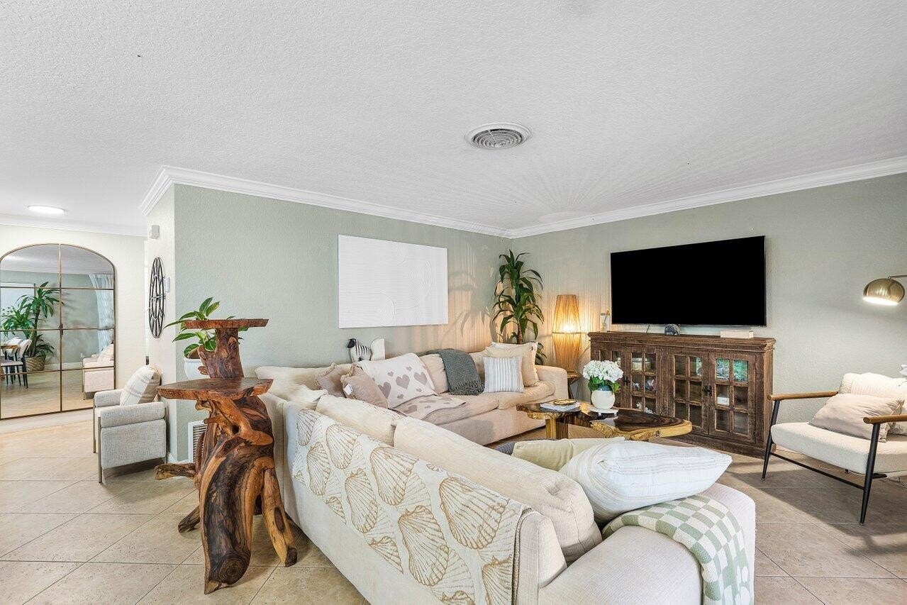 Pompano Beach, Florida, 33060, United States, 3 Bedrooms Bedrooms, ,2 BathroomsBathrooms,Residential,For Sale,1973845