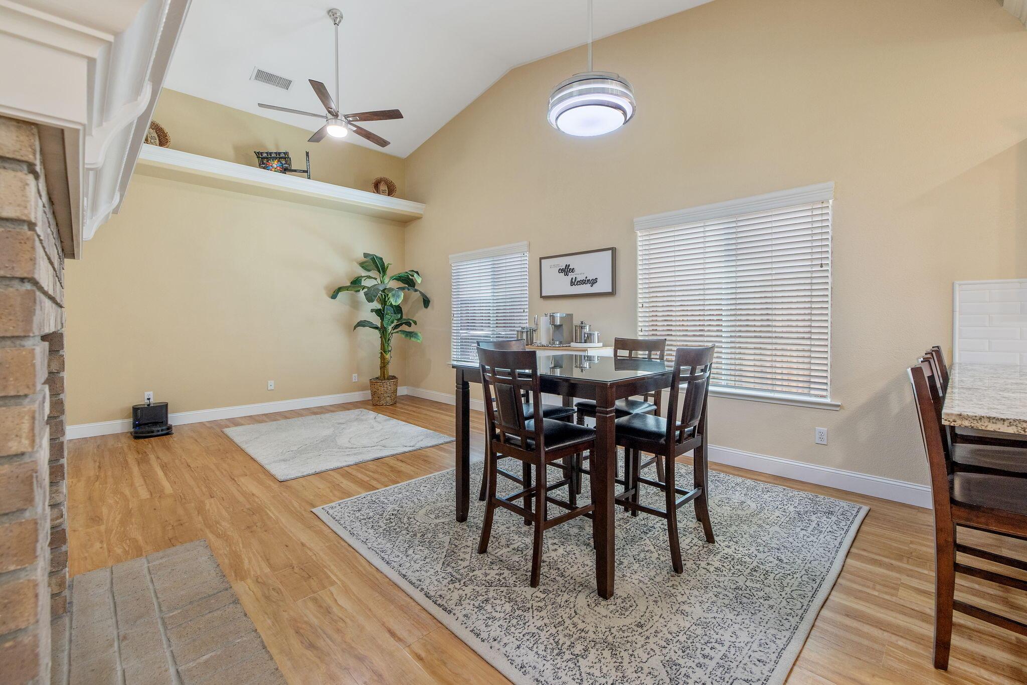 Visalia, California, 93291, United States, 3 Bedrooms Bedrooms, ,2 BathroomsBathrooms,Residential,For Sale,2013807