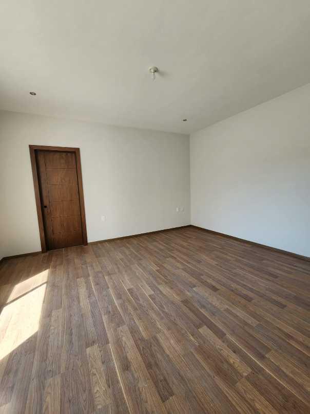 Circuito del Vi?edo, Torreón, Coahuila de Zaragoza, 27023, Mexico, 3 Bedrooms Bedrooms, ,3 BathroomsBathrooms,Residential,For Sale,Circuito del Vi?edo,1240141