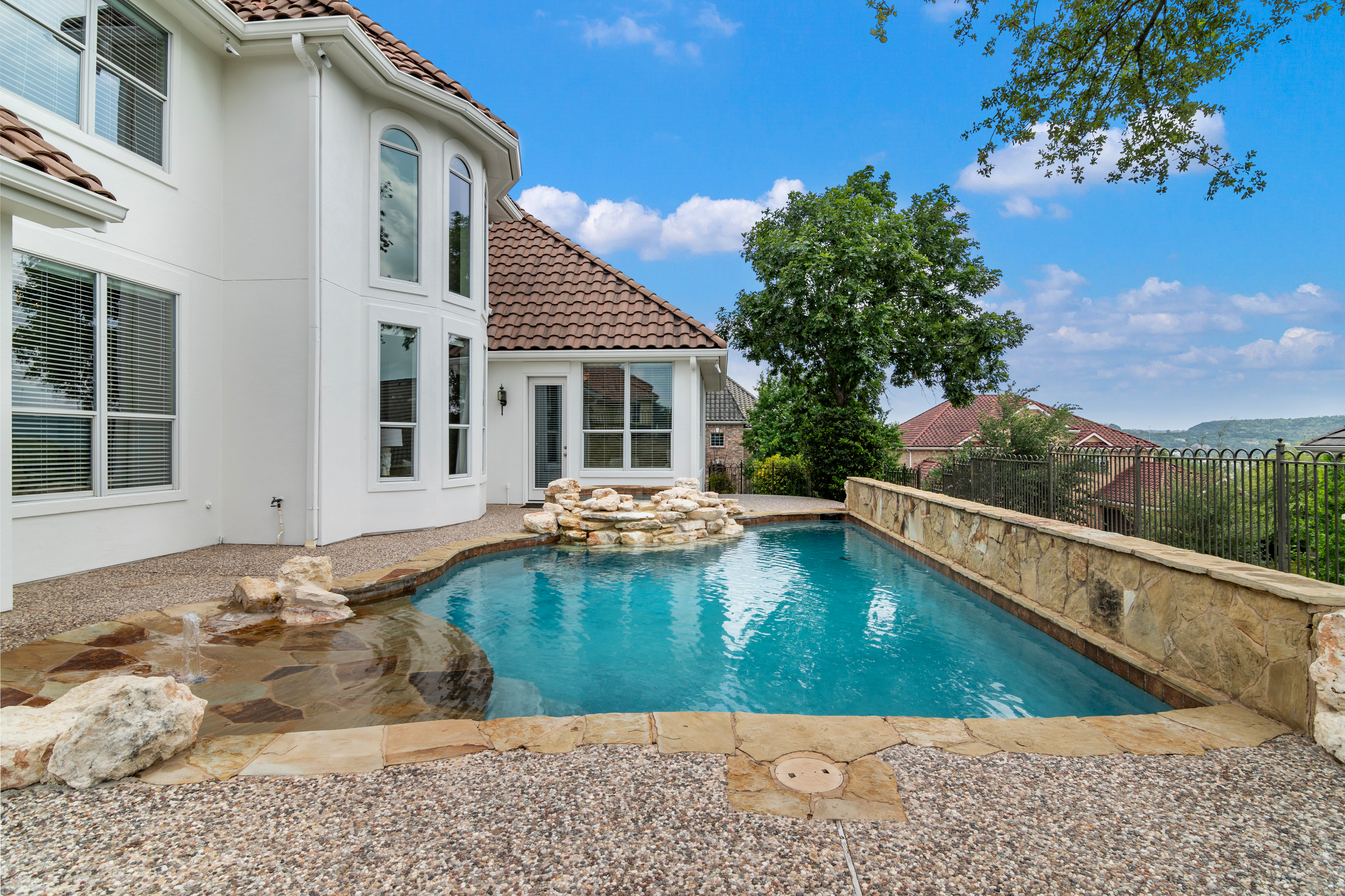  Elegant Mediterranean Retreat in The Dominion - 物件實景