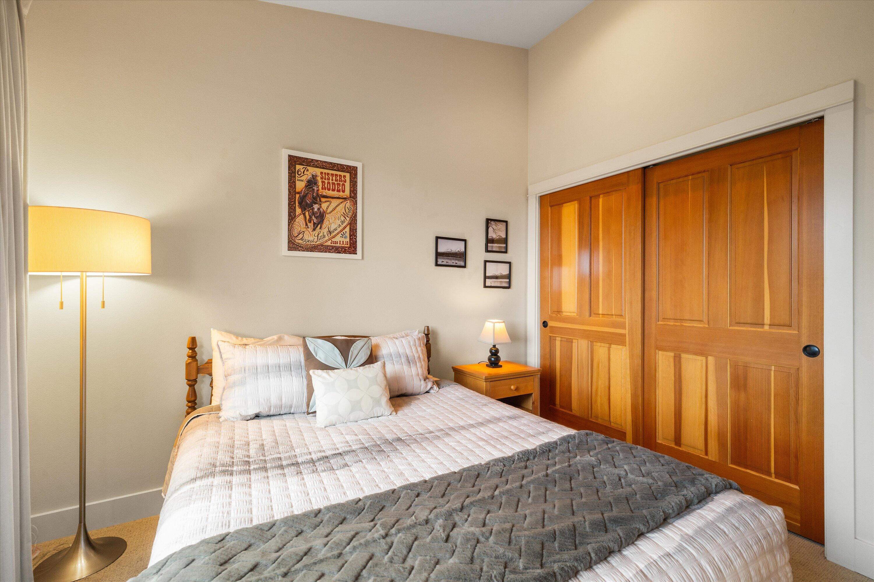 Sisters, Oregon, 97759, United States, 2 Bedrooms Bedrooms, ,2 BathroomsBathrooms,Residential,For Sale,1850003