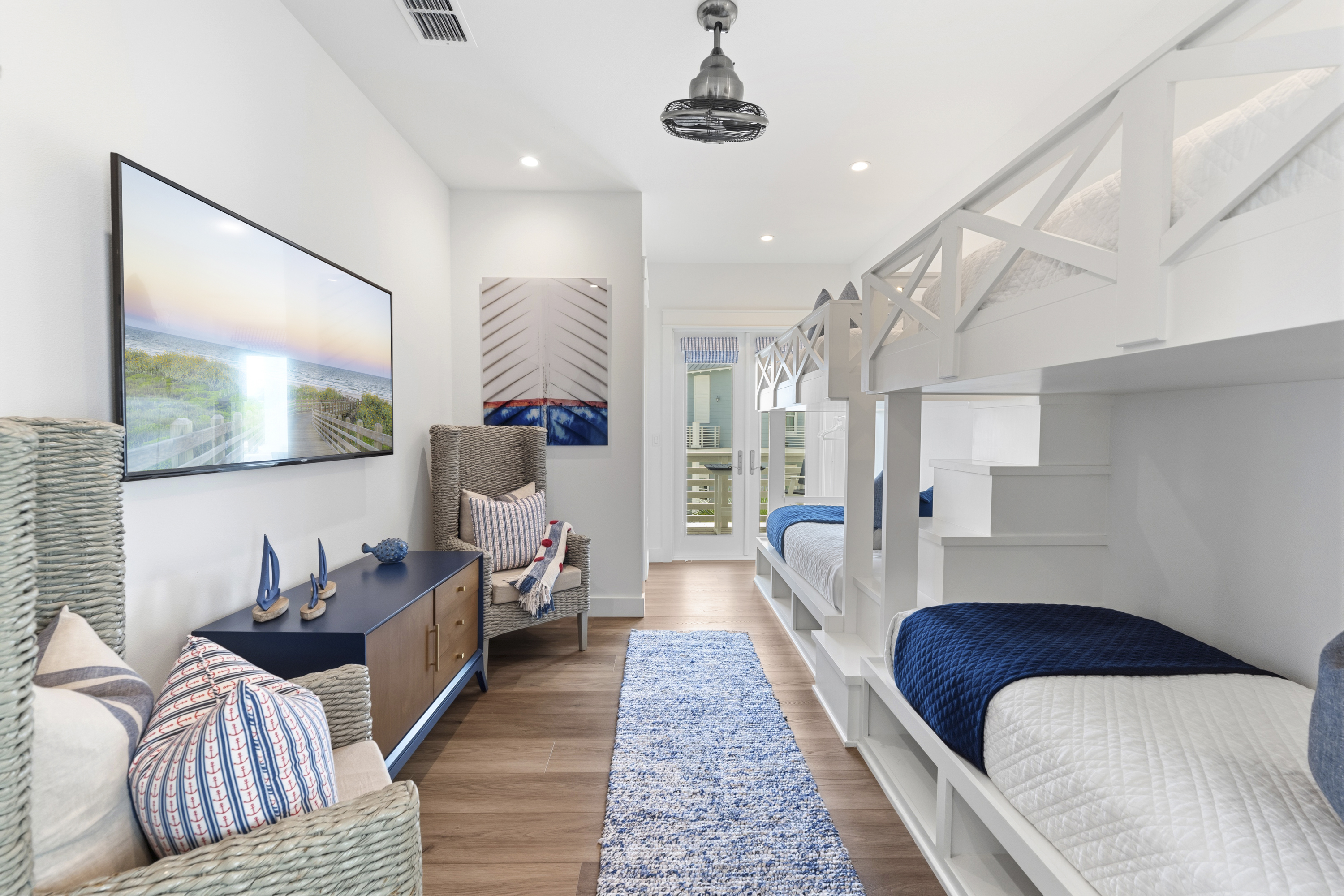  Corner Lot Luxury in Cinnamon Shore South - 物件實景