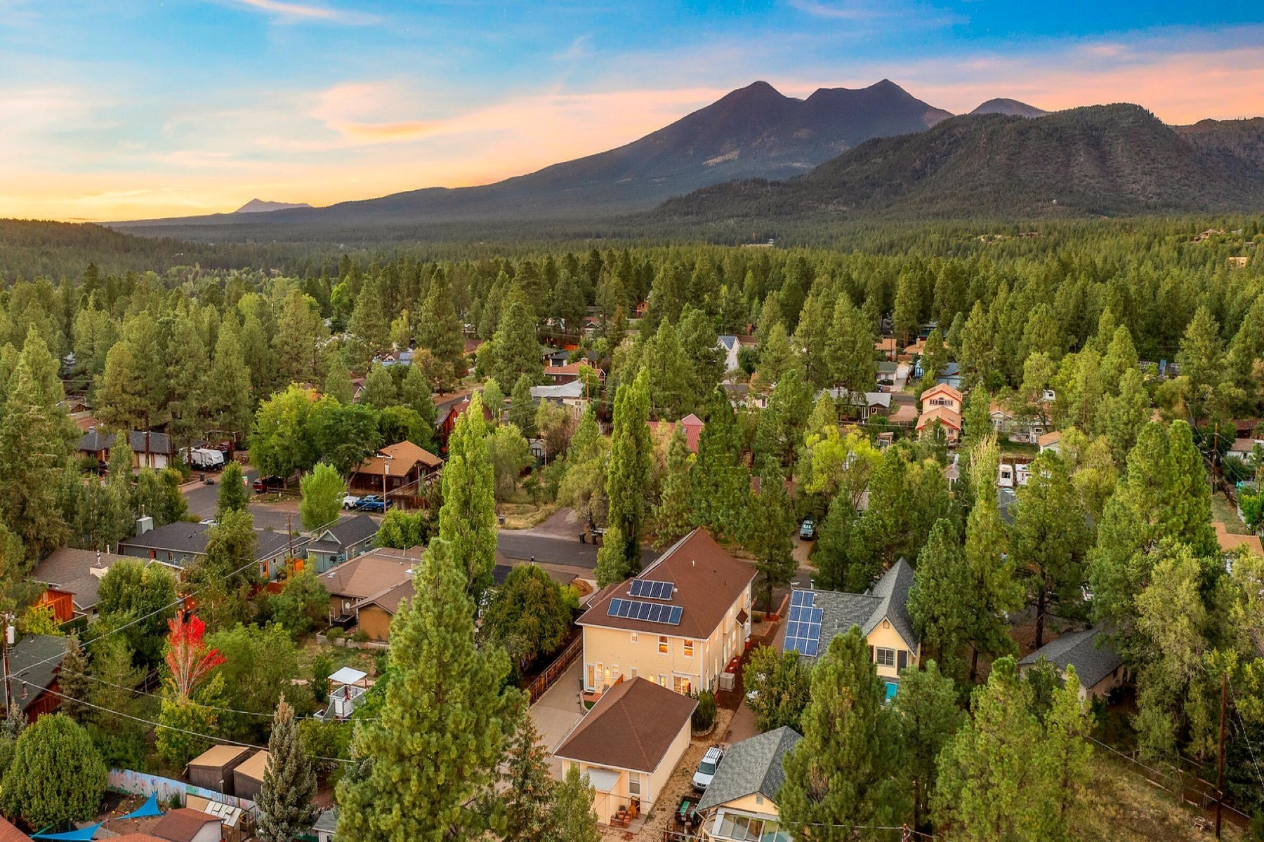  303 W Juniper Avenue  Flagstaff, AZ - 物件實景