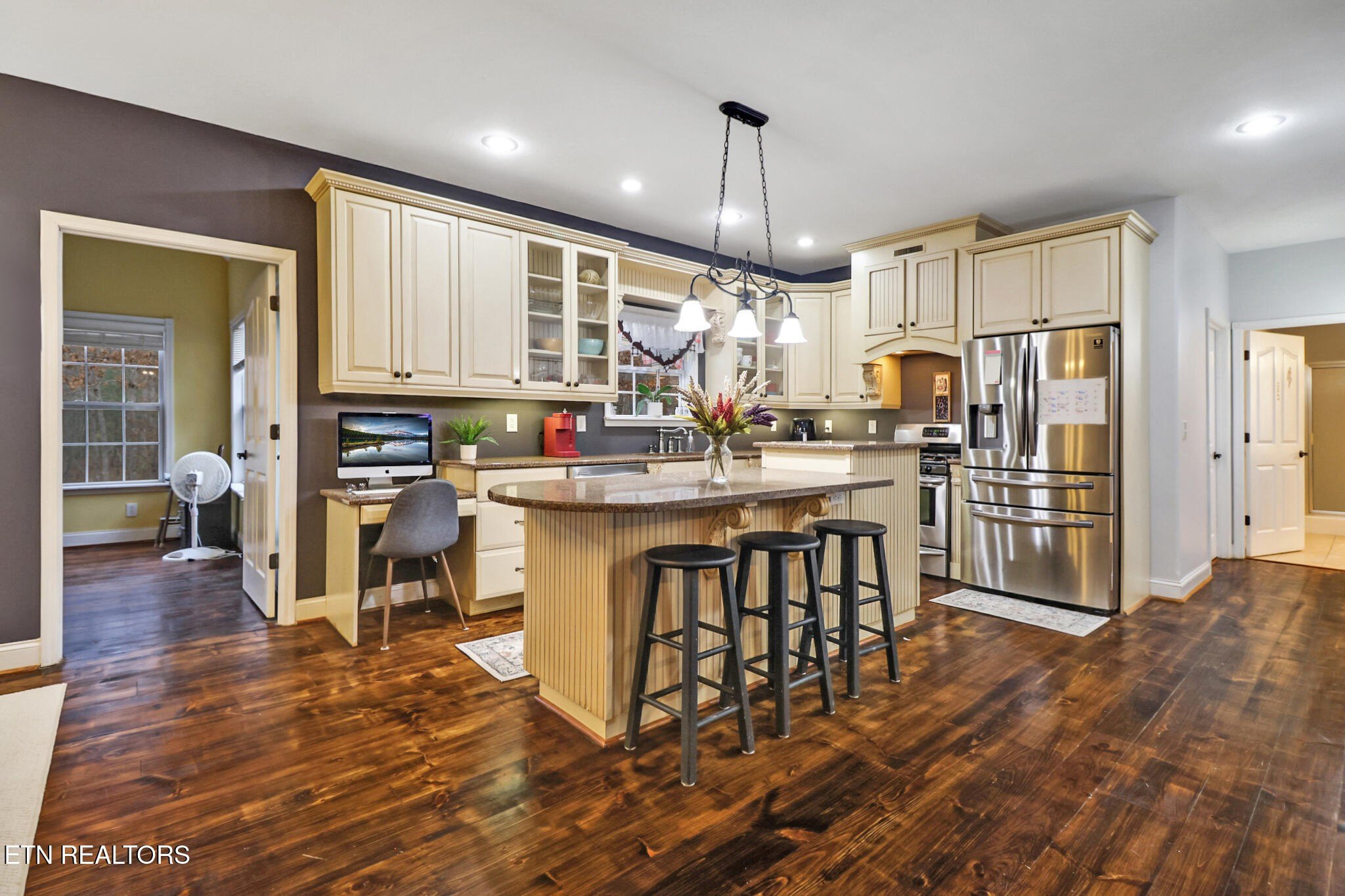 Crossville, Tennessee, 38572, United States, 2 Bedrooms Bedrooms, ,3 BathroomsBathrooms,Residential,For Sale,1998694