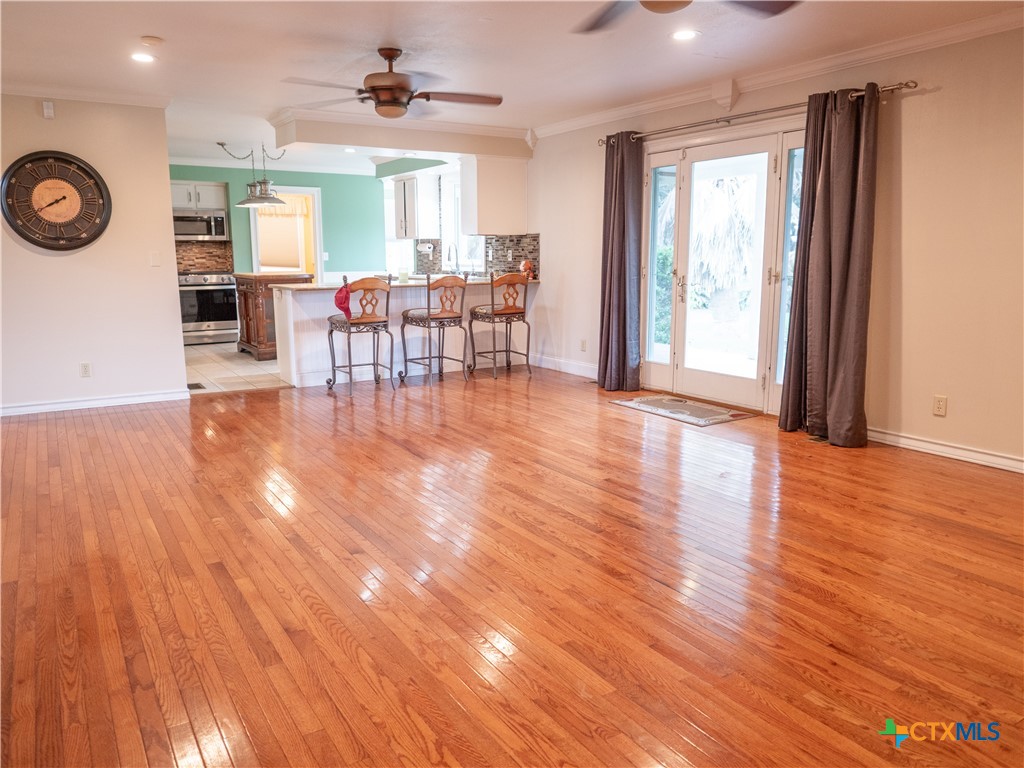 Victoria, Texas, 77905, United States, 5 Bedrooms Bedrooms, ,4 BathroomsBathrooms,Residential,For Sale,1989033