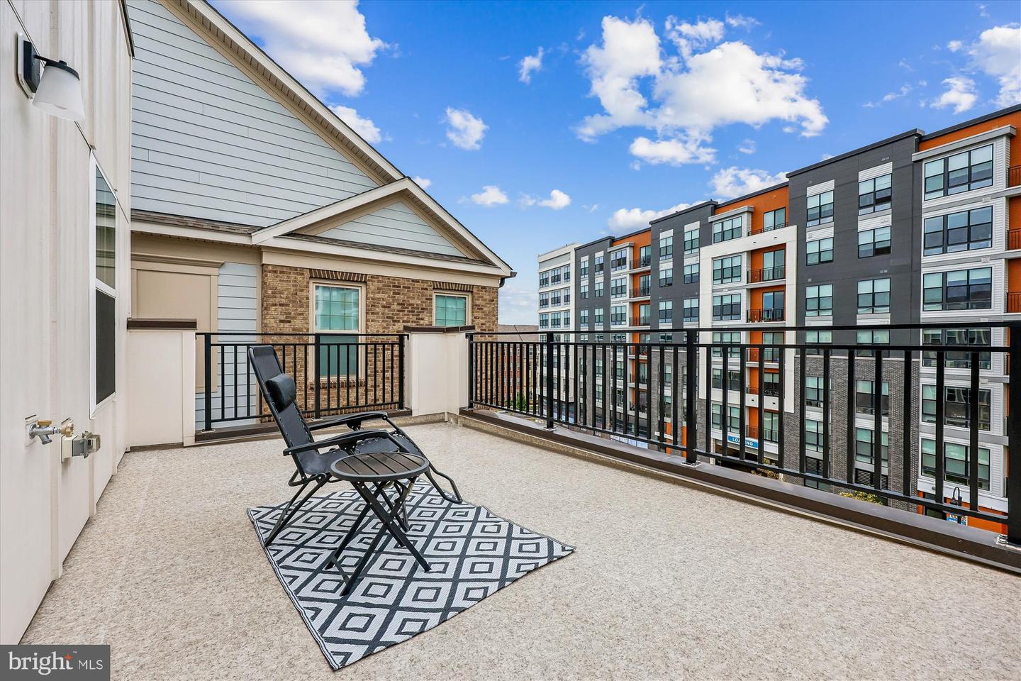 Gaithersburg, Maryland, 20878, United States, 4 Bedrooms Bedrooms, ,5 BathroomsBathrooms,Residential,For Sale,1949694