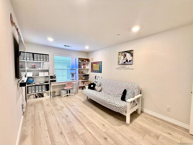 El Cajon, California, 92020, United States, 3 Bedrooms Bedrooms, ,3 BathroomsBathrooms,Residential,For Sale,2007807