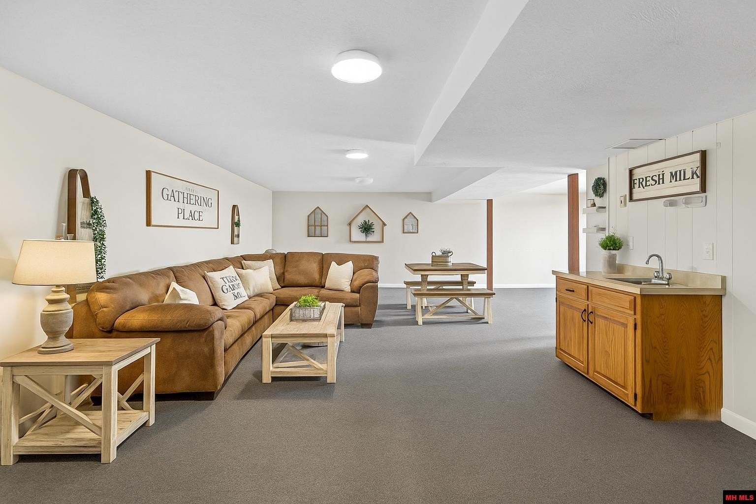 Gainesville, Missouri, 65655, United States, 4 Bedrooms Bedrooms, ,3 BathroomsBathrooms,Residential,For Sale,1979779