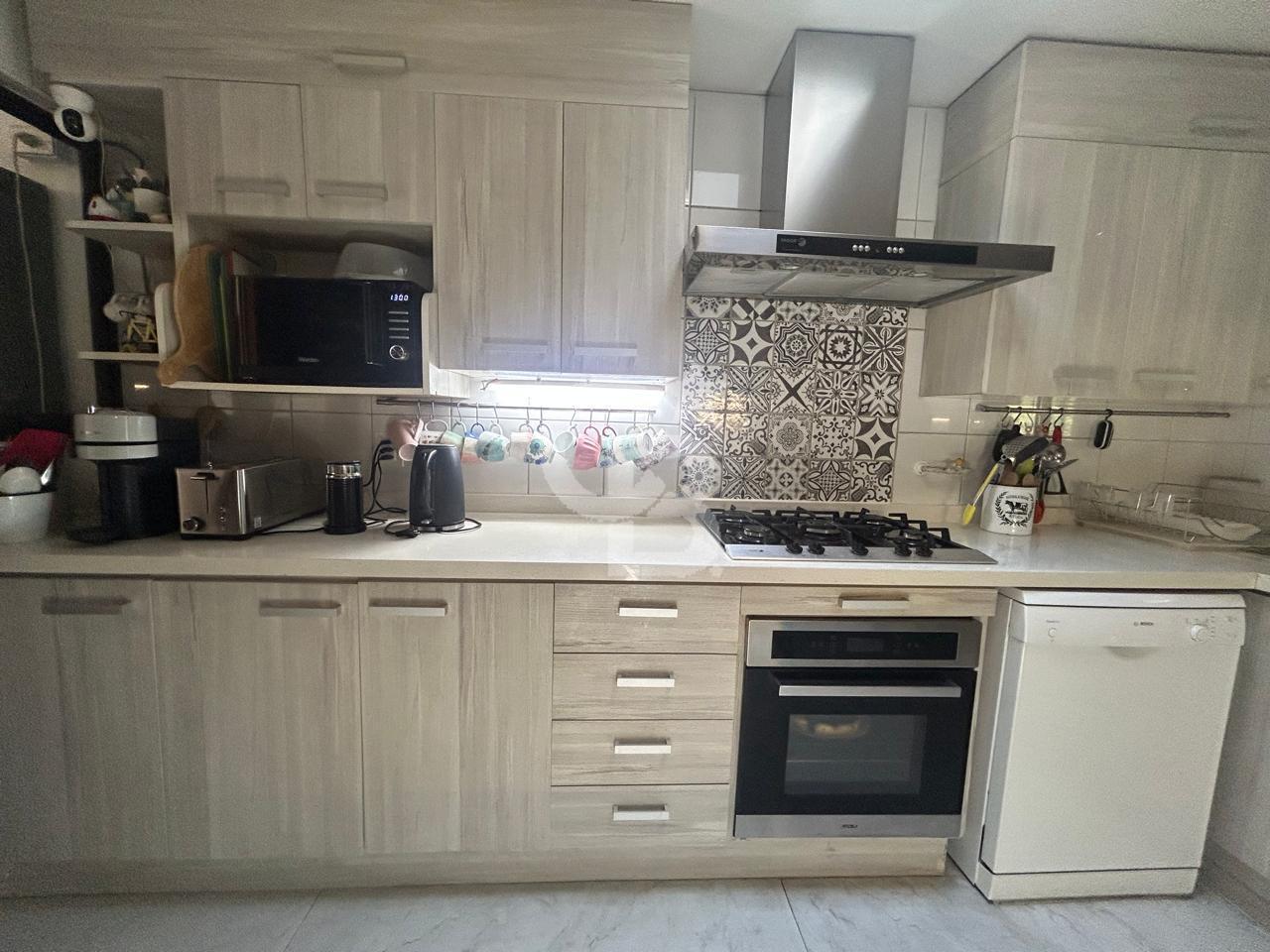 Lo Barnechea, Chile, 5 Bedrooms Bedrooms, ,4 BathroomsBathrooms,Residential,For Sale,1966346