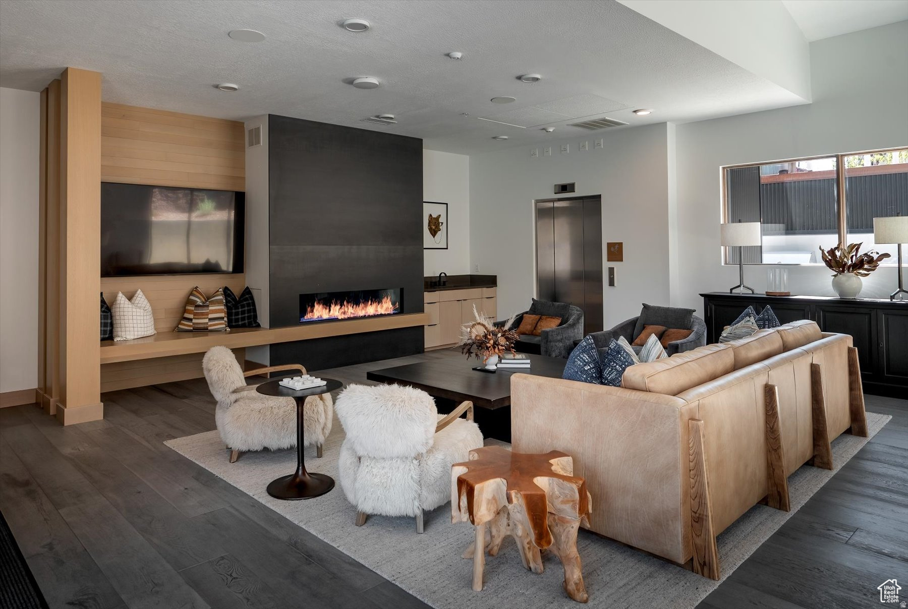 Park City, Utah, 84060, United States, 2 Bedrooms Bedrooms, ,2 BathroomsBathrooms,Residential,For Sale,1989382