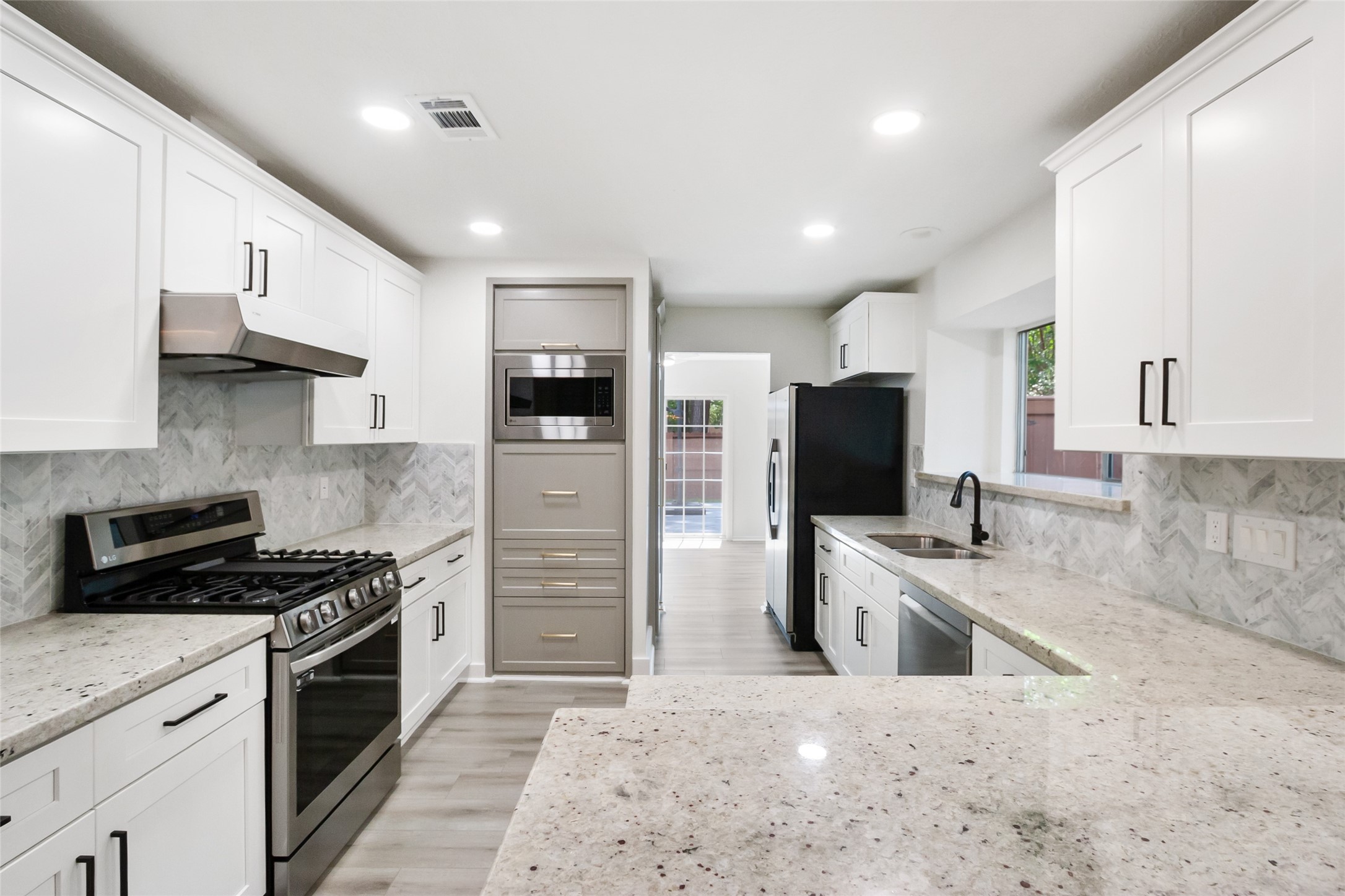 The Woodlands, Texas, 77381, United States, 3 Bedrooms Bedrooms, ,2 BathroomsBathrooms,Residential,For Sale,1934198
