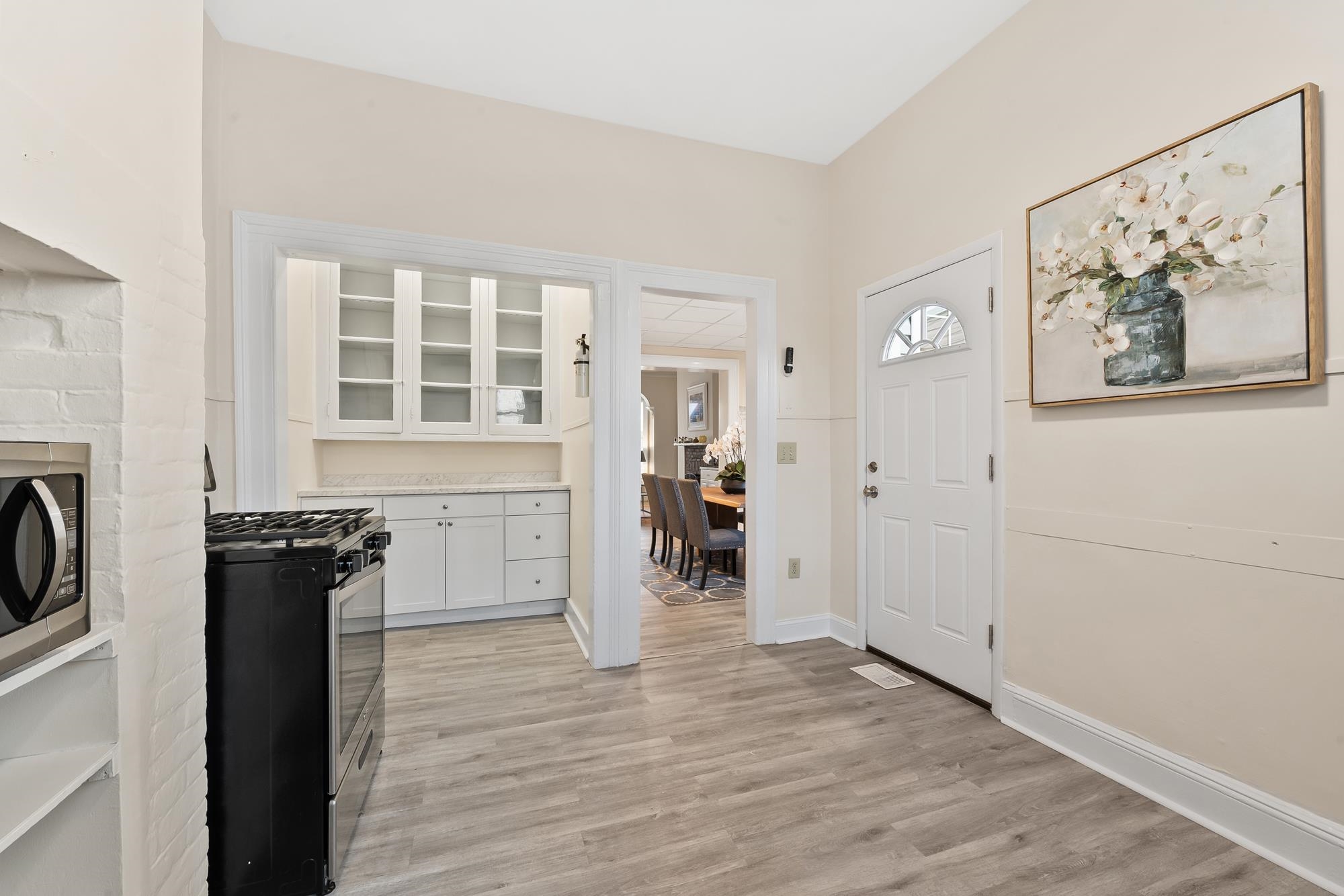 Union City, New Jersey, 07087, United States, 3 Bedrooms Bedrooms, ,2 BathroomsBathrooms,Residential,For Sale,2002067