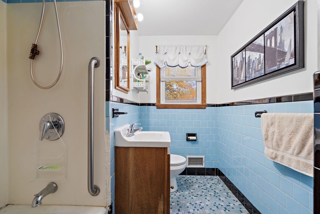 Sudbury, Massachusetts, 01776, United States, 3 Bedrooms Bedrooms, ,2 BathroomsBathrooms,Residential,For Sale,1991696