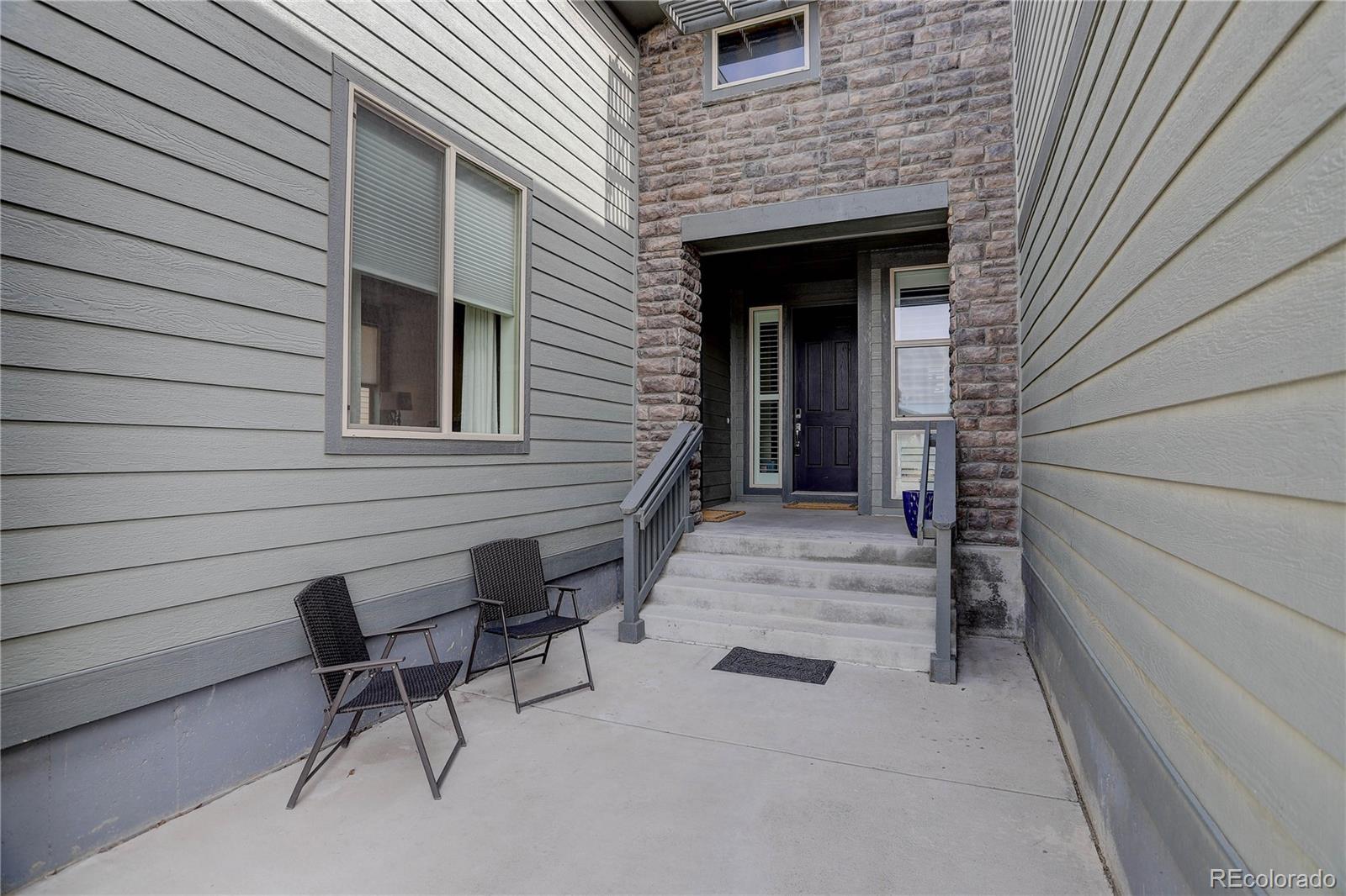 Littleton, Colorado, 80125, United States, 4 Bedrooms Bedrooms, ,3 BathroomsBathrooms,Residential,For Sale,1735899