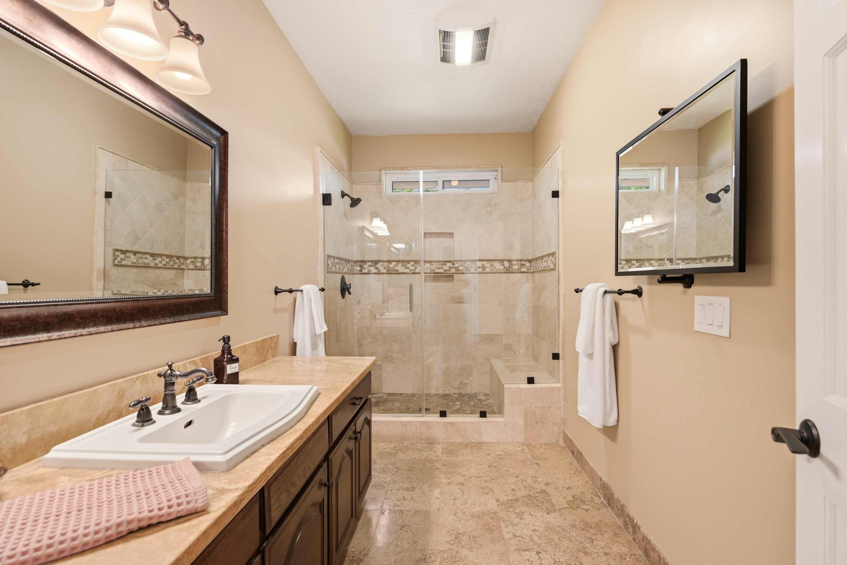  Sprawling Estate in Old Agoura - 物件實景