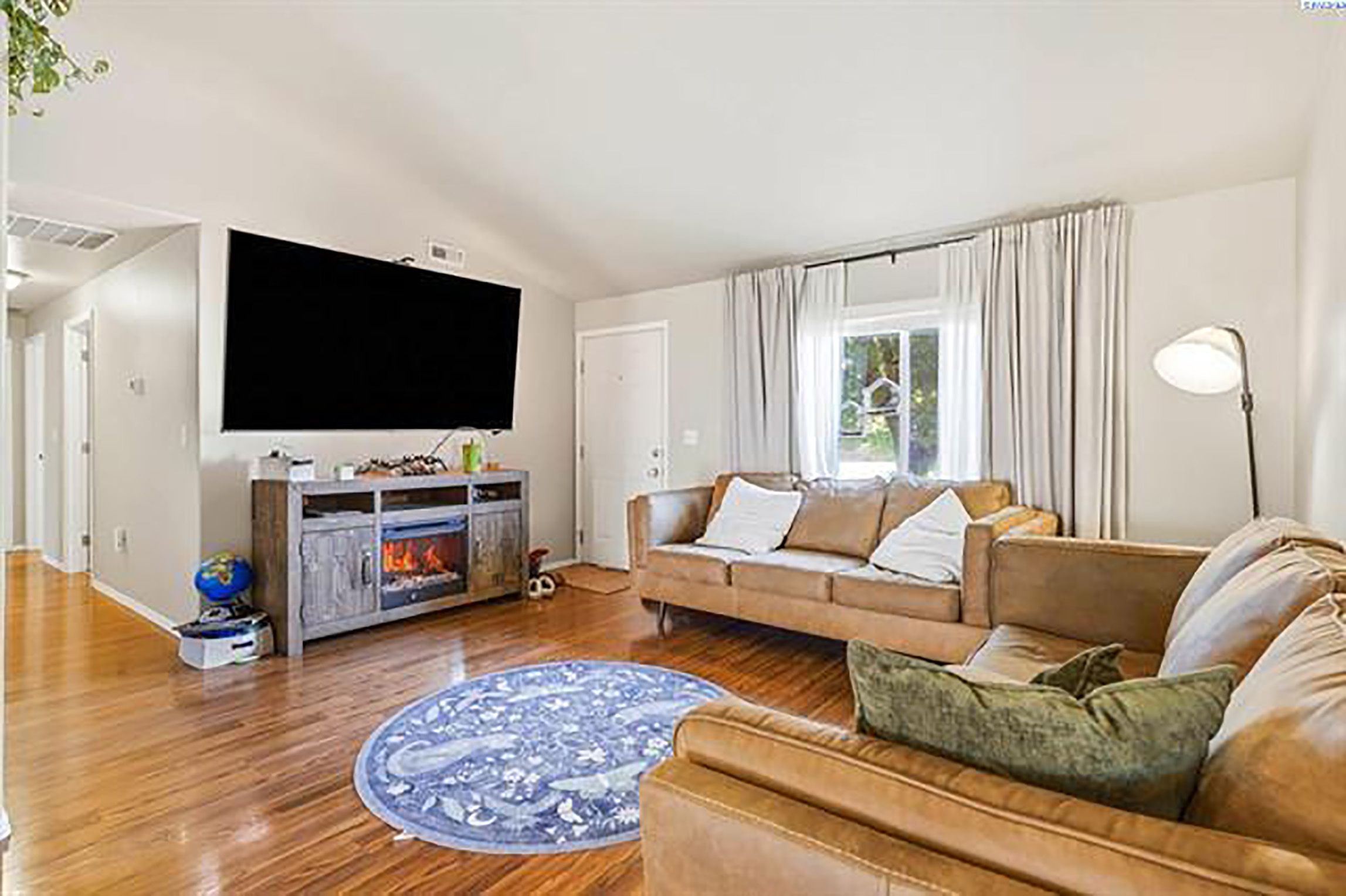  Wonderful 3 Bed Home RV /Boat Parking, Fully Fenced - 物件實景