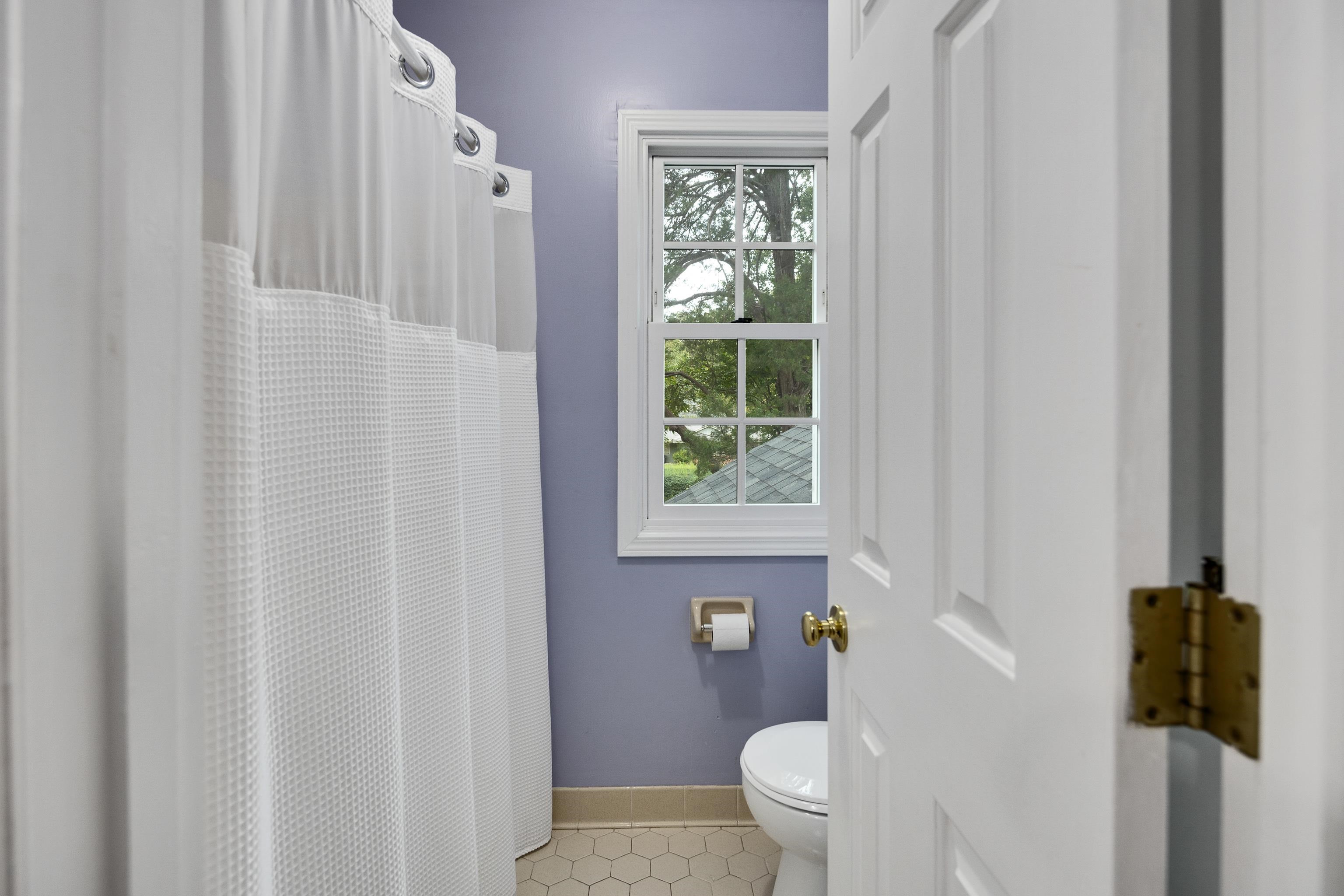 Memphis, Tennessee, 38117, United States, 4 Bedrooms Bedrooms, ,3 BathroomsBathrooms,Residential,For Sale,1972441