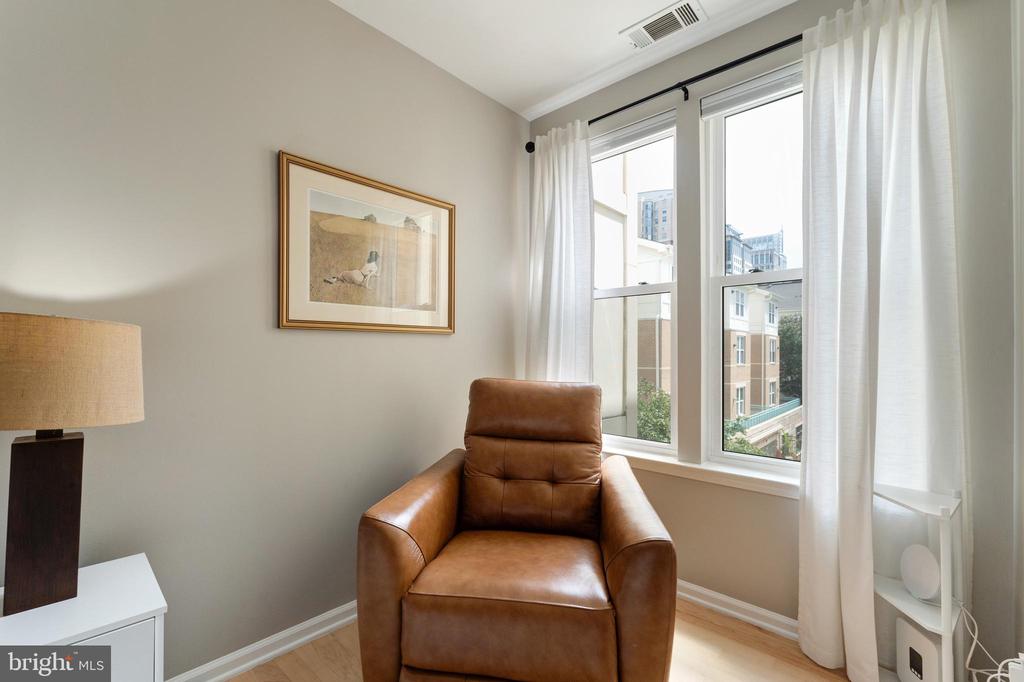Reston, Virginia, 20190, United States, 2 Bedrooms Bedrooms, ,2 BathroomsBathrooms,Residential,For Sale,1904238