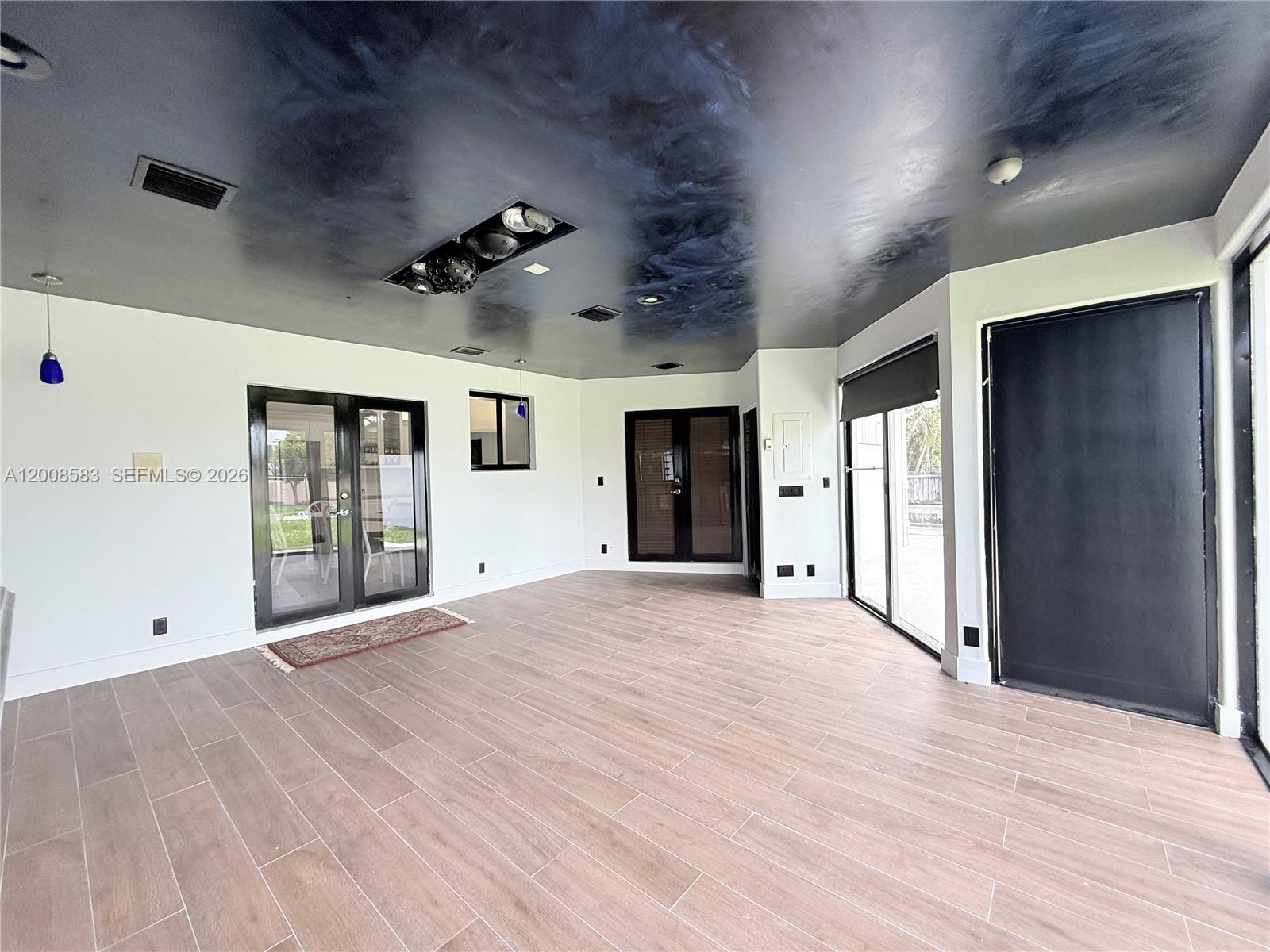 Miami, Florida, 33175, United States, 5 Bedrooms Bedrooms, ,3 BathroomsBathrooms,Residential,For Sale,2040426