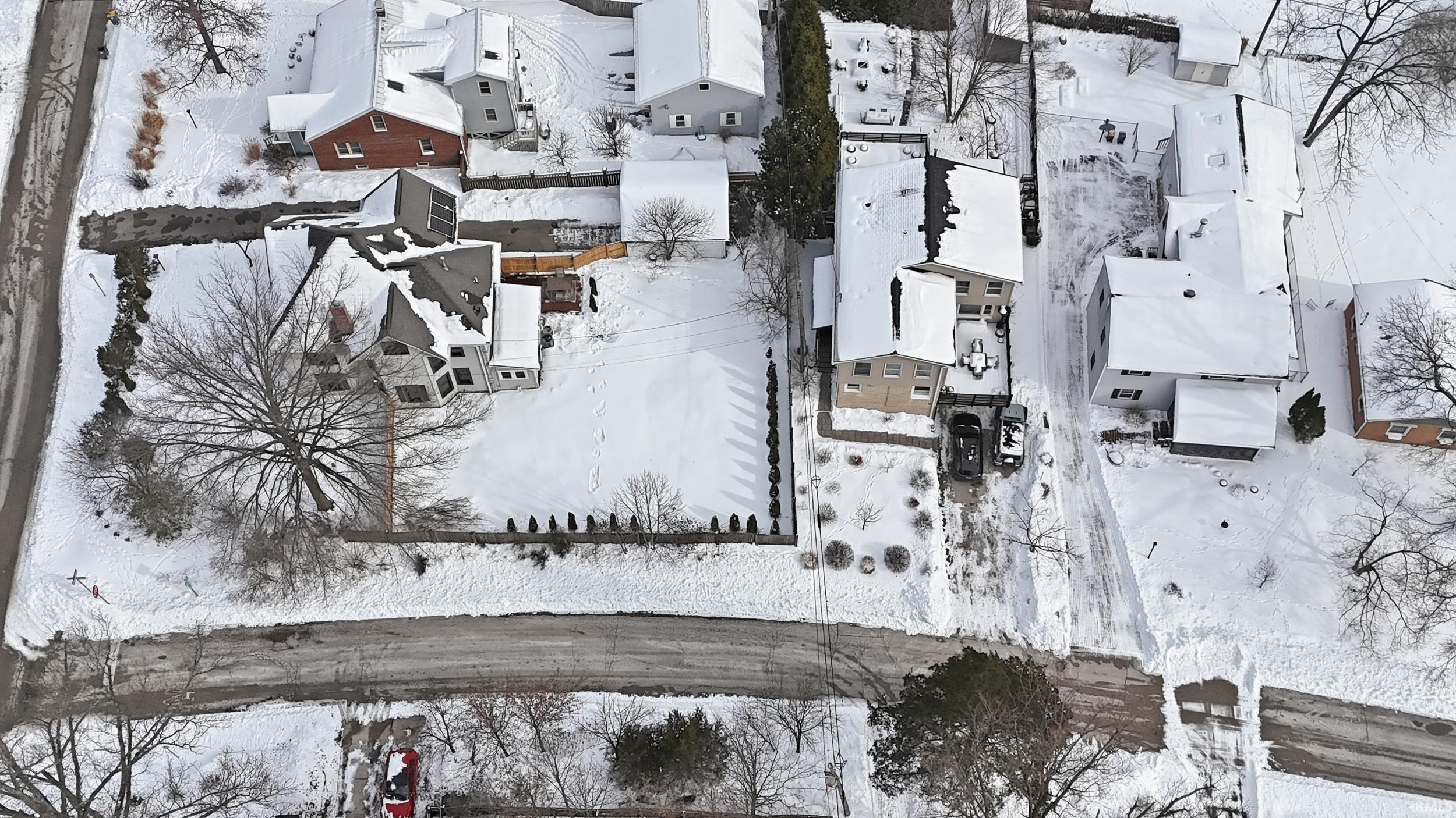 Bloomington, Indiana, 47401, United States, 4 Bedrooms Bedrooms, ,4 BathroomsBathrooms,Residential,For Sale,2013996