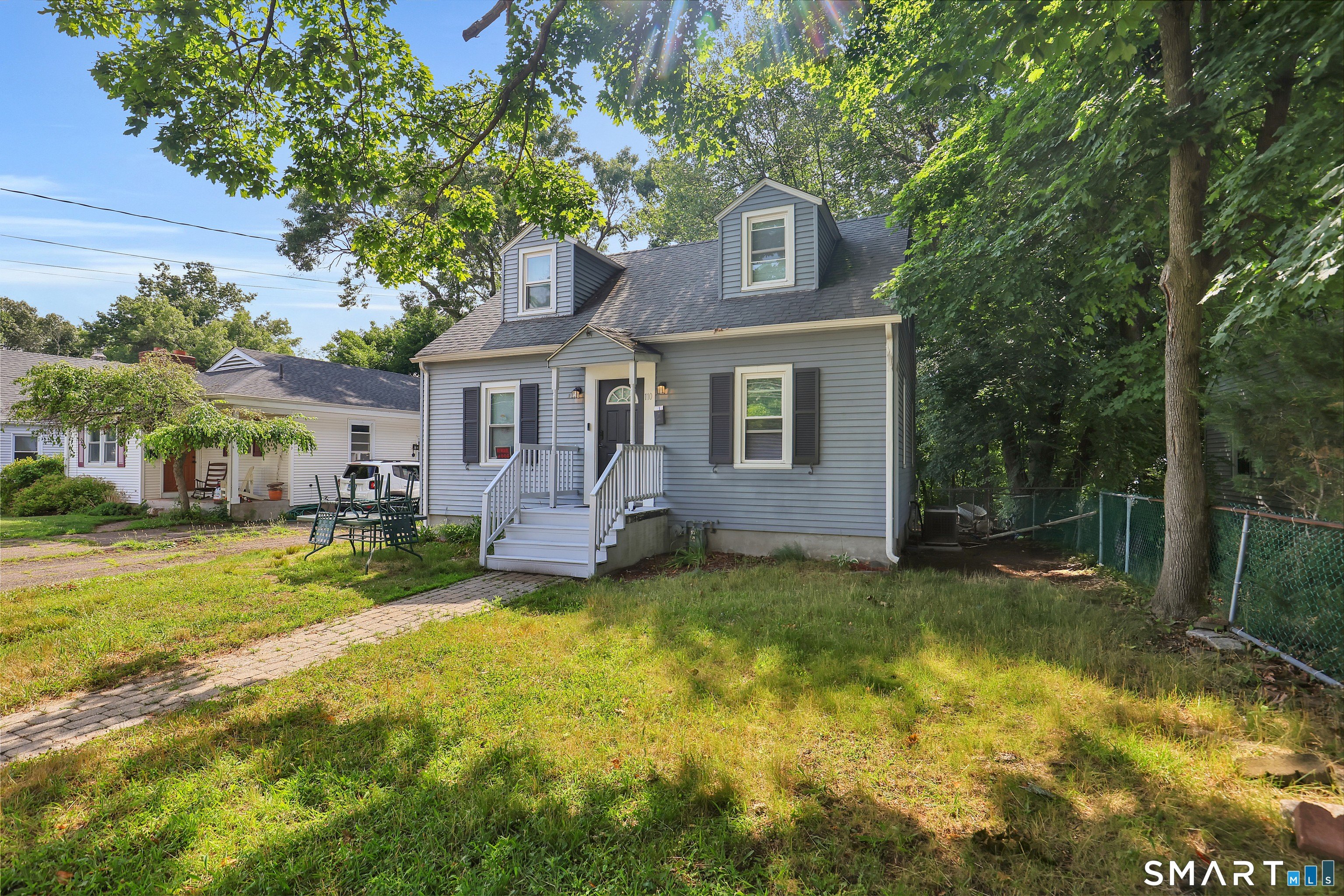Hawthorne St, Manchester, CT 06042