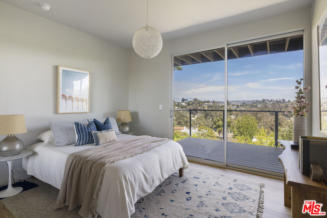 Los Angeles, California, 90039, United States, 3 Bedrooms Bedrooms, ,4 BathroomsBathrooms,Residential,For Sale,1934382