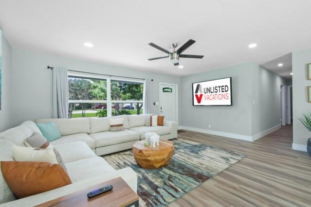 West Palm Beach, Florida, 33407, United States, 4 Bedrooms Bedrooms, ,2 BathroomsBathrooms,Residential,For Sale,1978414