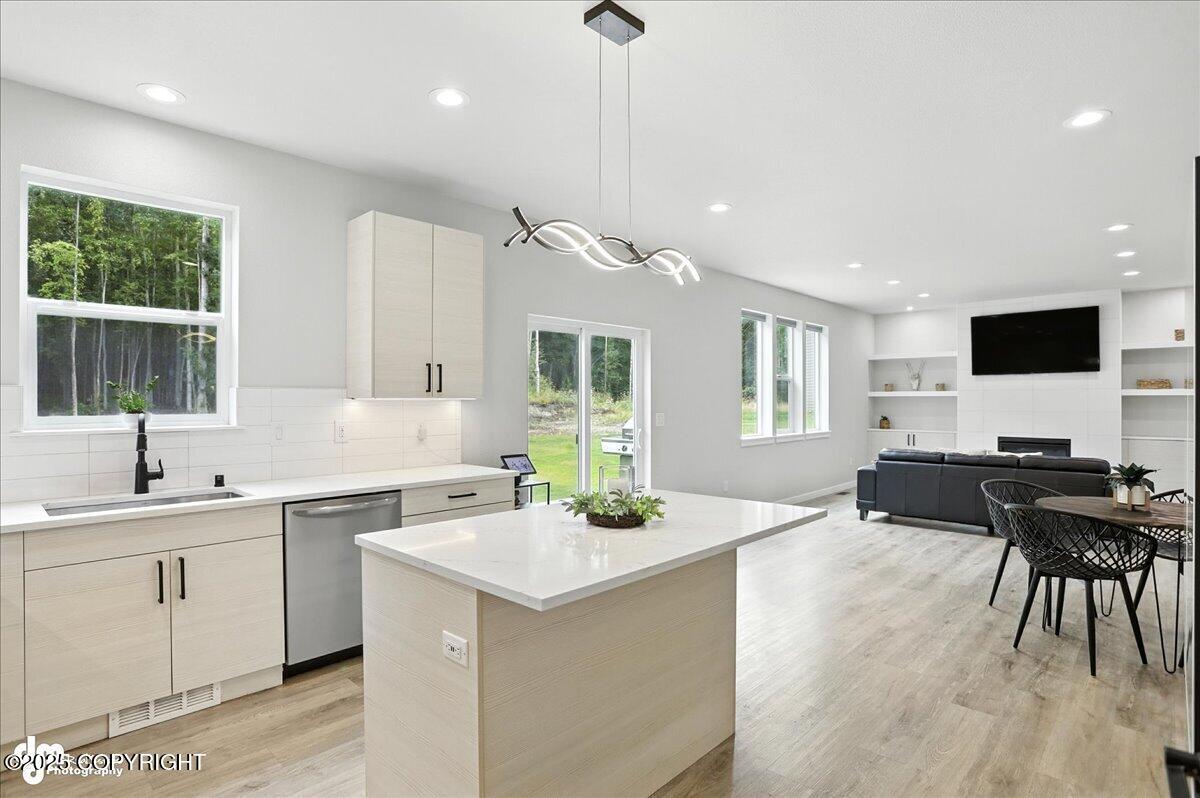 Palmer, Alaska, 99645, United States, 3 Bedrooms Bedrooms, ,3 BathroomsBathrooms,Residential,For Sale,1974146