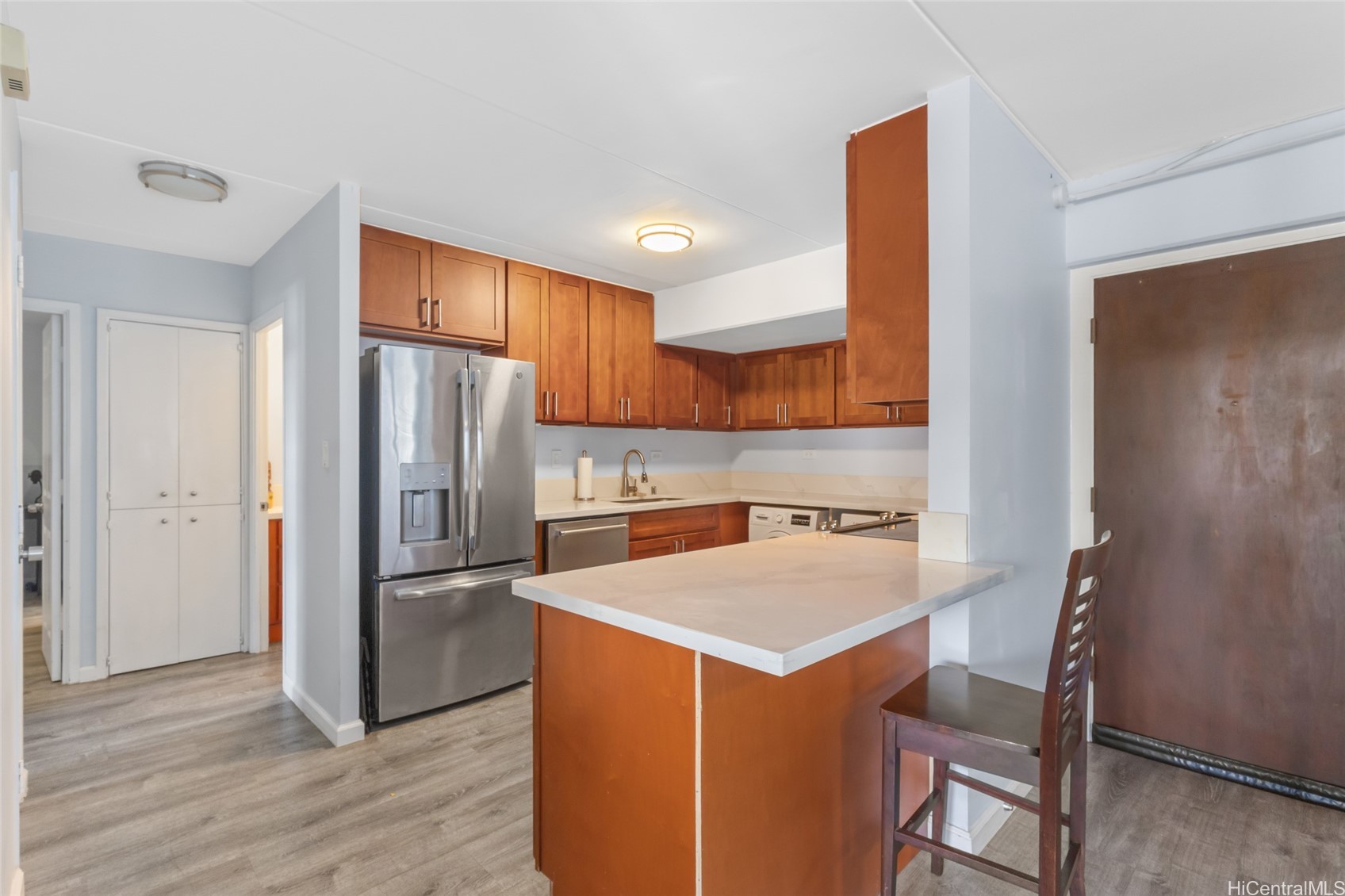 Honolulu, Hawaii, 96815, United States, 2 Bedrooms Bedrooms, ,2 BathroomsBathrooms,Residential,For Sale,1926307