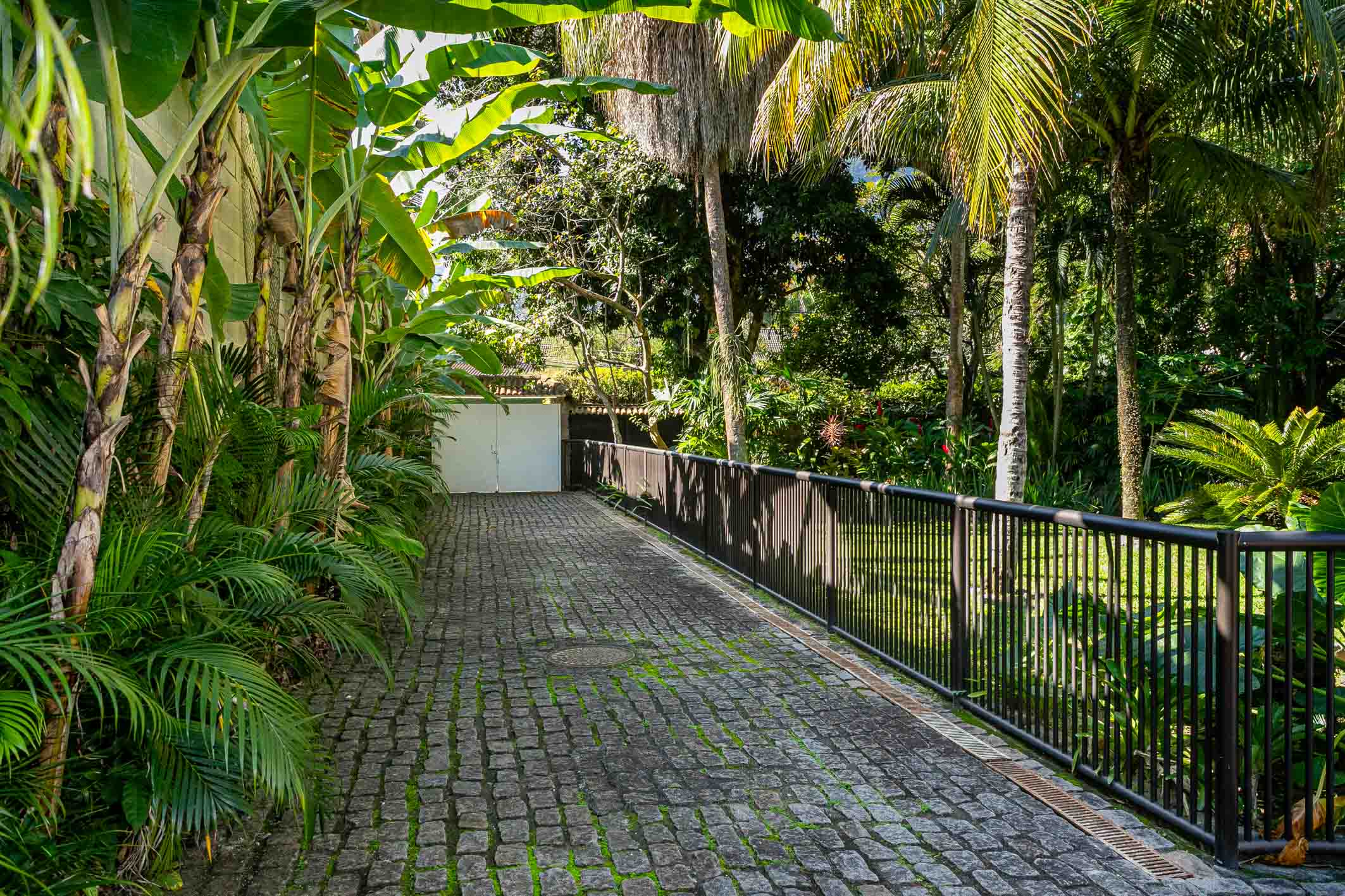  Residence with Pedra da Gávea views in a private condominium in Itanhangá - 物件實景