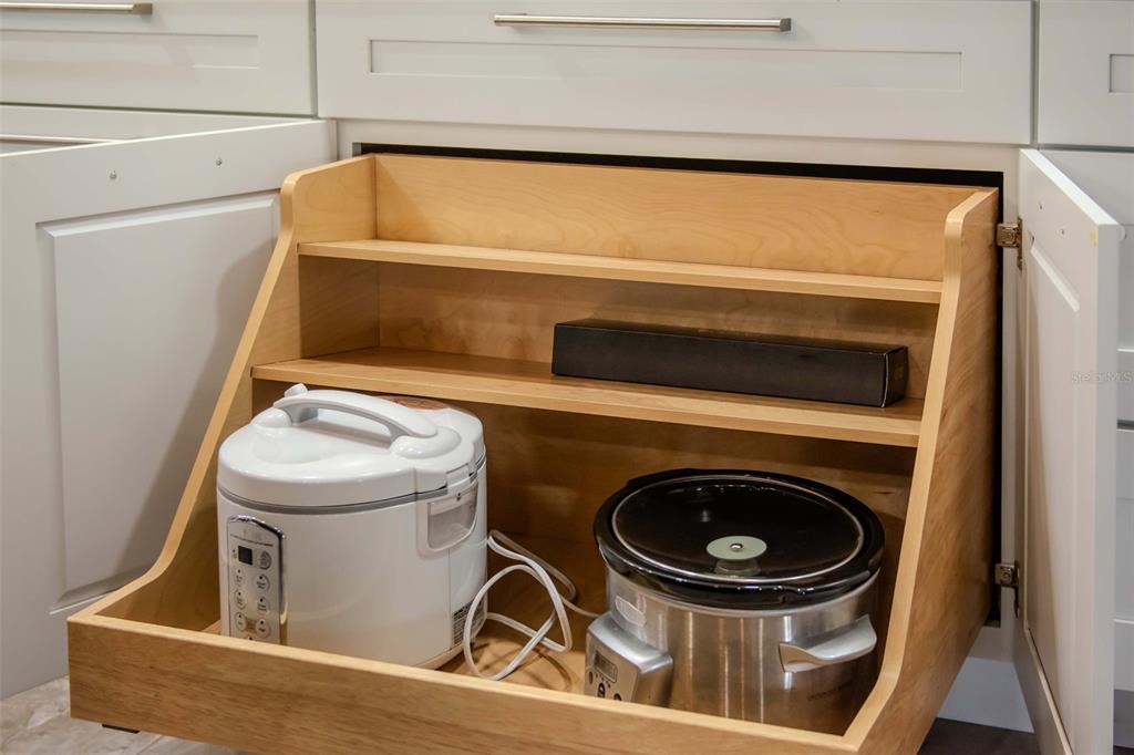 Clearwater, Florida, 33761, United States, 5 Bedrooms Bedrooms, ,3 BathroomsBathrooms,Residential,For Sale,1991990