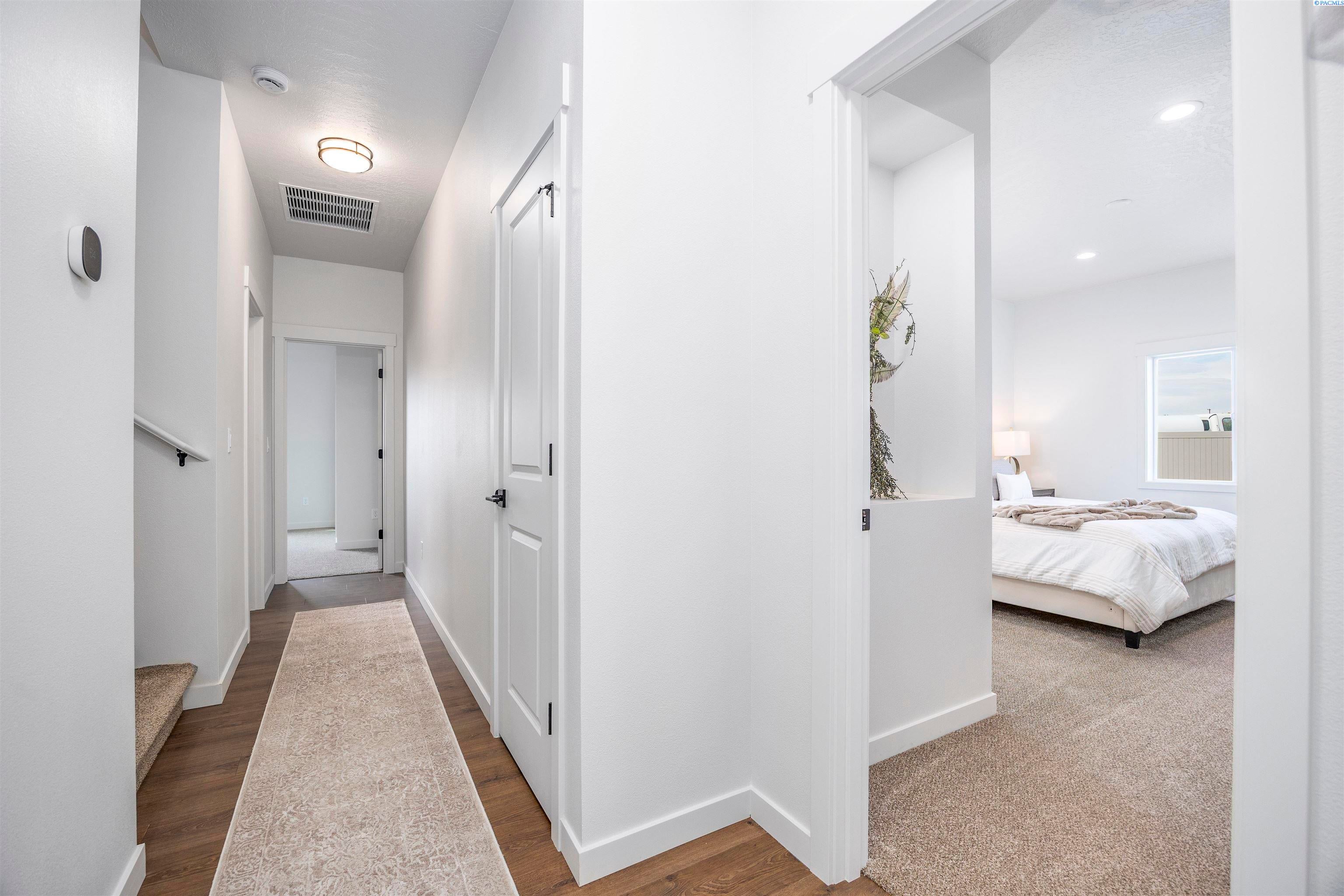 Prosser, Washington, 99350, United States, 4 Bedrooms Bedrooms, ,1 BathroomBathrooms,Residential,For Sale,1977826