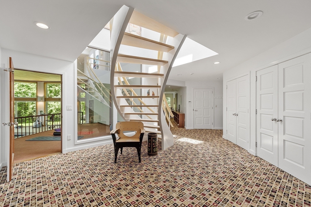Carlisle, Massachusetts, 01741, United States, 4 Bedrooms Bedrooms, ,5 BathroomsBathrooms,Residential,For Sale,1874454