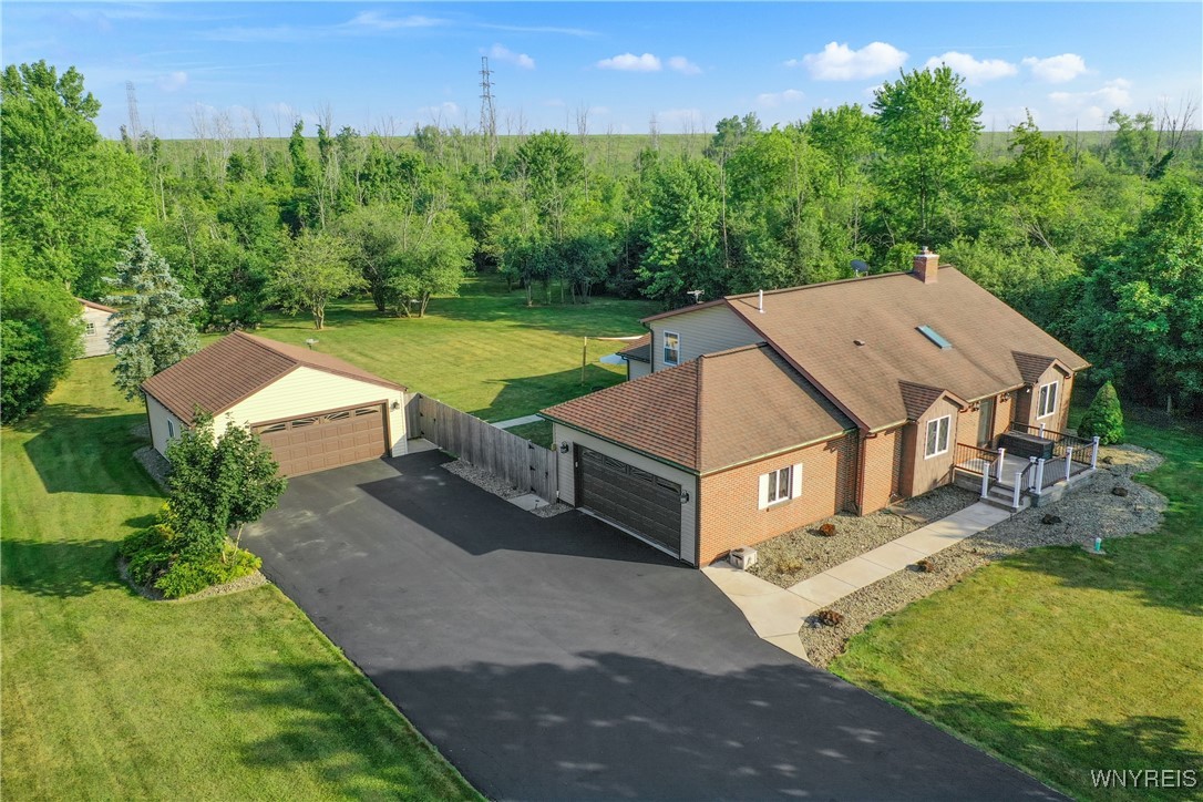 Lewiston, New York, 14092, United States, 4 Bedrooms Bedrooms, ,3 BathroomsBathrooms,Residential,For Sale,1916112