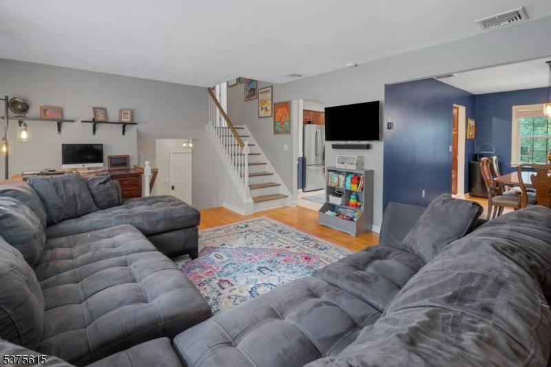 Rockaway Boro, New Jersey, 07866, United States, 3 Bedrooms Bedrooms, ,3 BathroomsBathrooms,Residential,For Sale,1918524