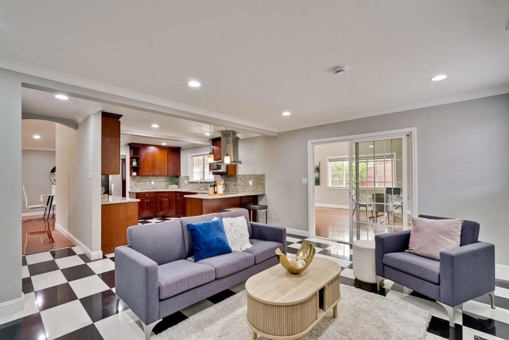 Union City, California, 94587, United States, 4 Bedrooms Bedrooms, ,3 BathroomsBathrooms,Residential,For Sale,1978572