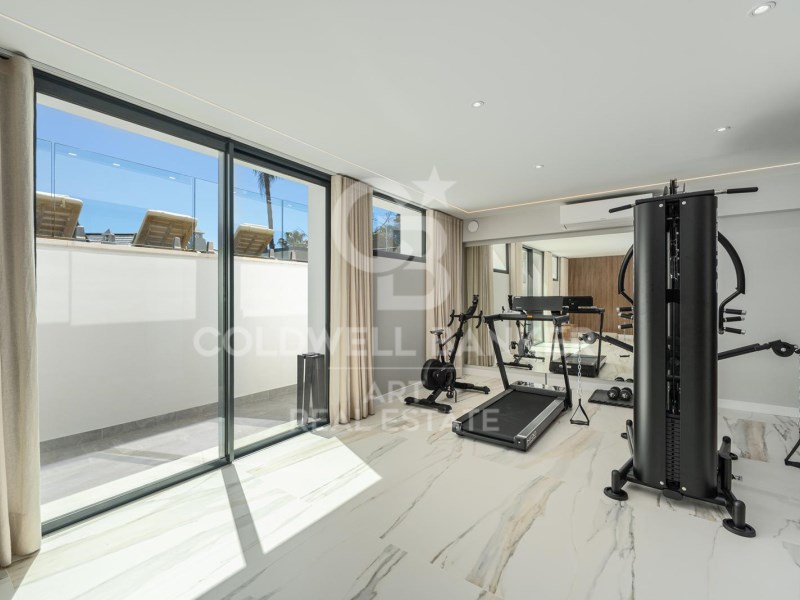 Marbella, Andalusia, ES, 5 Bedrooms Bedrooms, ,5 BathroomsBathrooms,Residential,For Sale,1768060