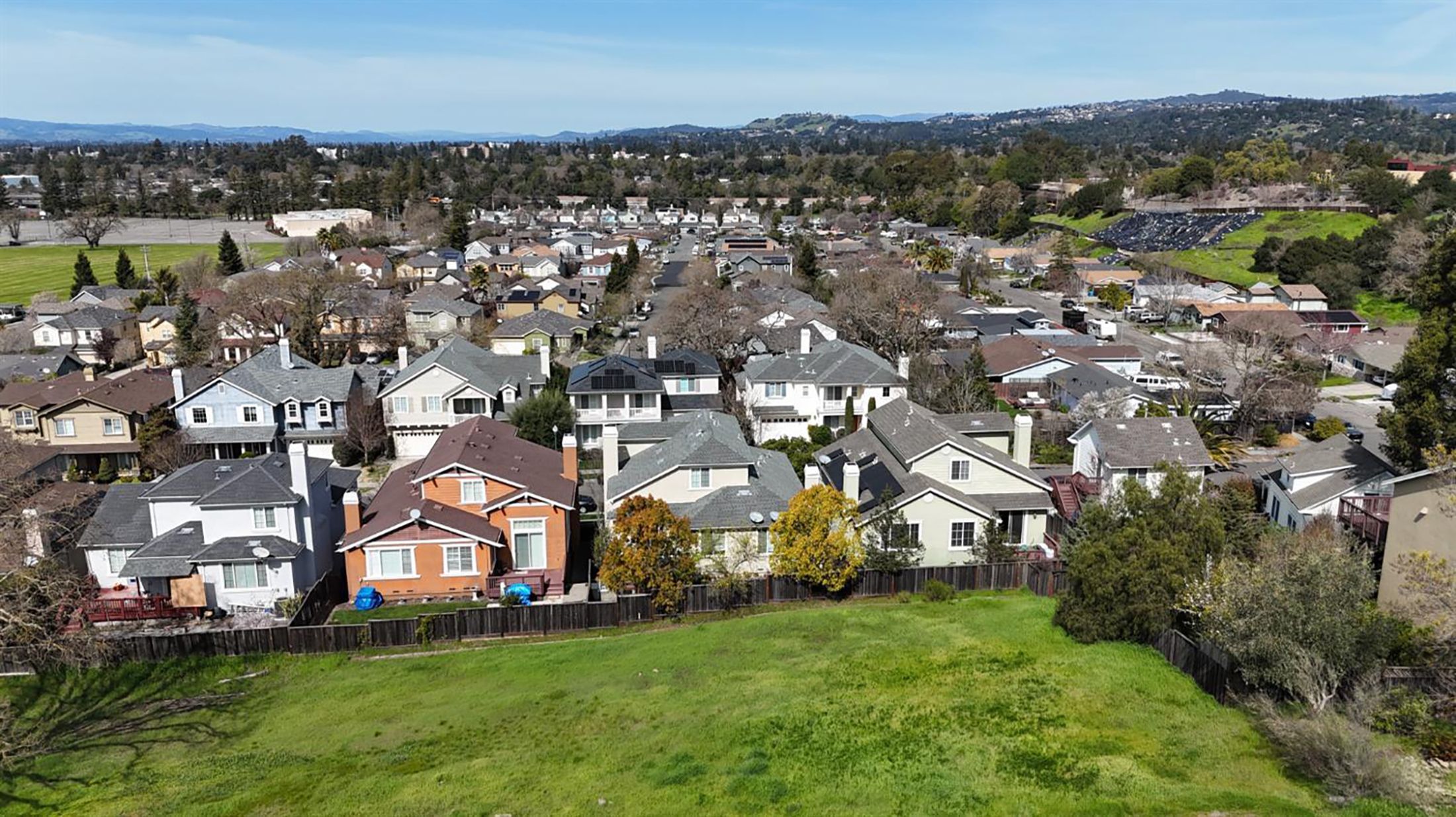  1964 Cooper Drive, Santa Rosa, CA 95404 - 物件實景