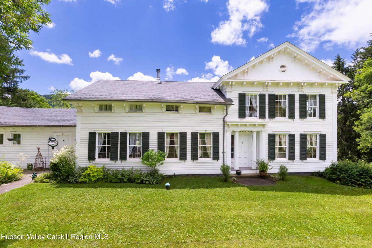 Bovina, New York, 13740, United States, 4 Bedrooms Bedrooms, ,2 BathroomsBathrooms,Residential,For Sale,1826483