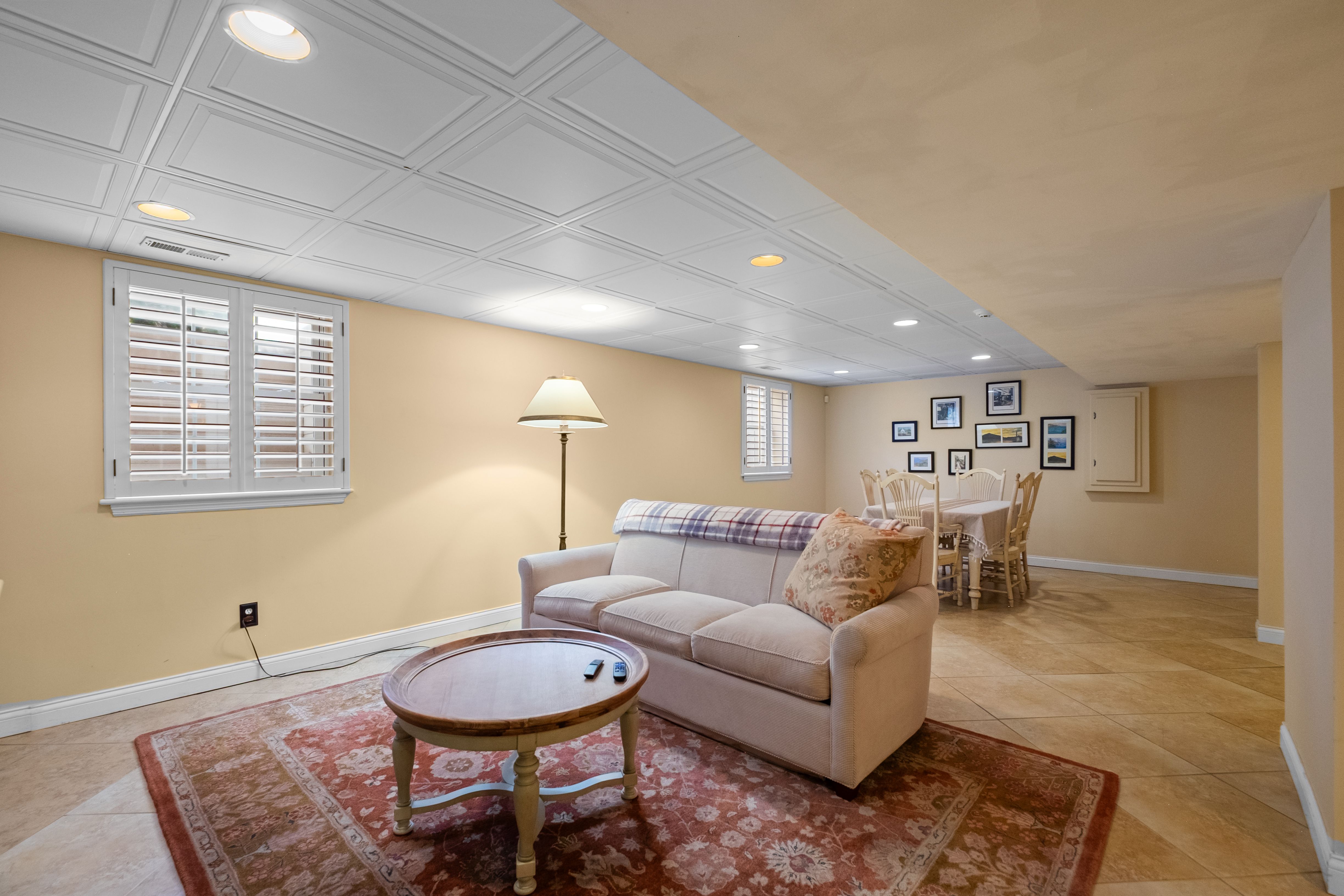  Welcome to this highly sought after home in Carberry Place l - 物件實景