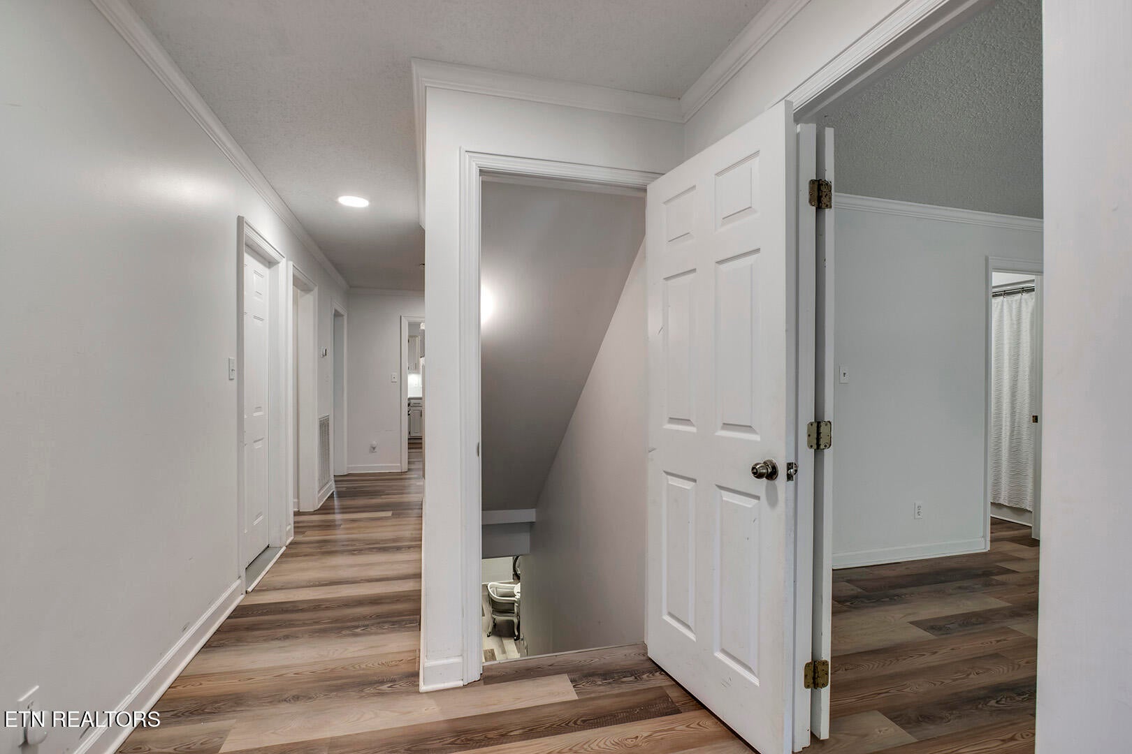 Kingston, Tennessee, 37763, United States, 4 Bedrooms Bedrooms, ,4 BathroomsBathrooms,Residential,For Sale,2011823