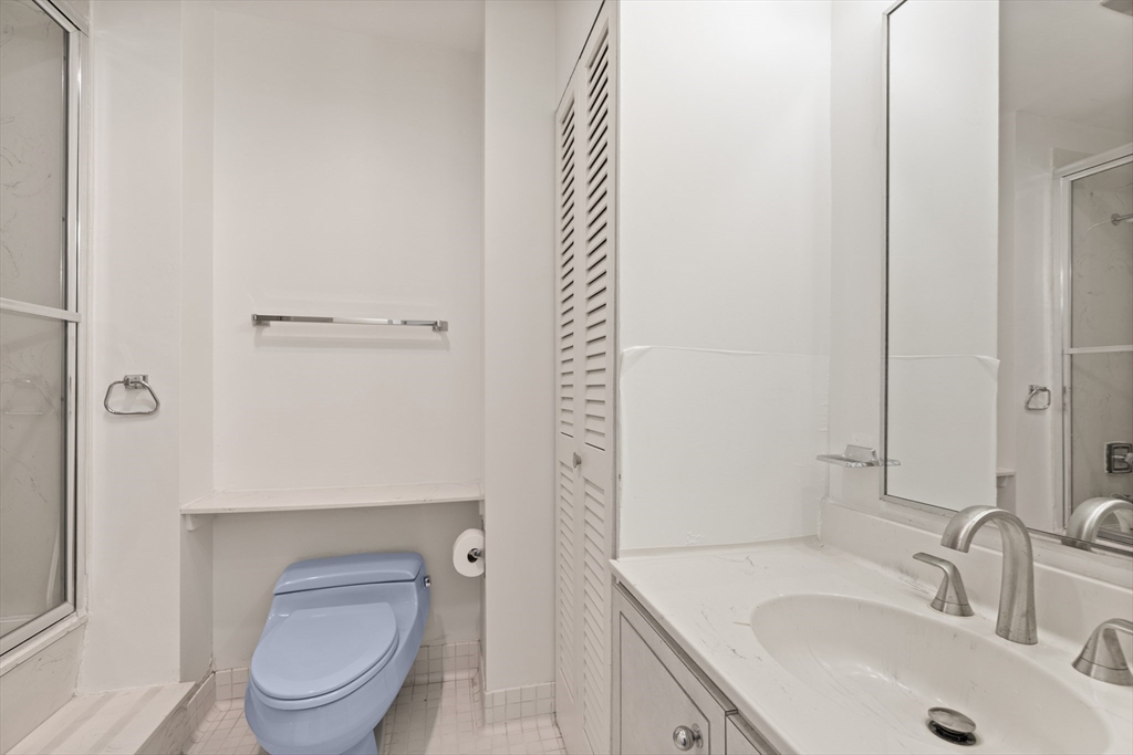 Brookline, Massachusetts, 02446, United States, 2 Bedrooms Bedrooms, ,2 BathroomsBathrooms,Residential,For Sale,1920109